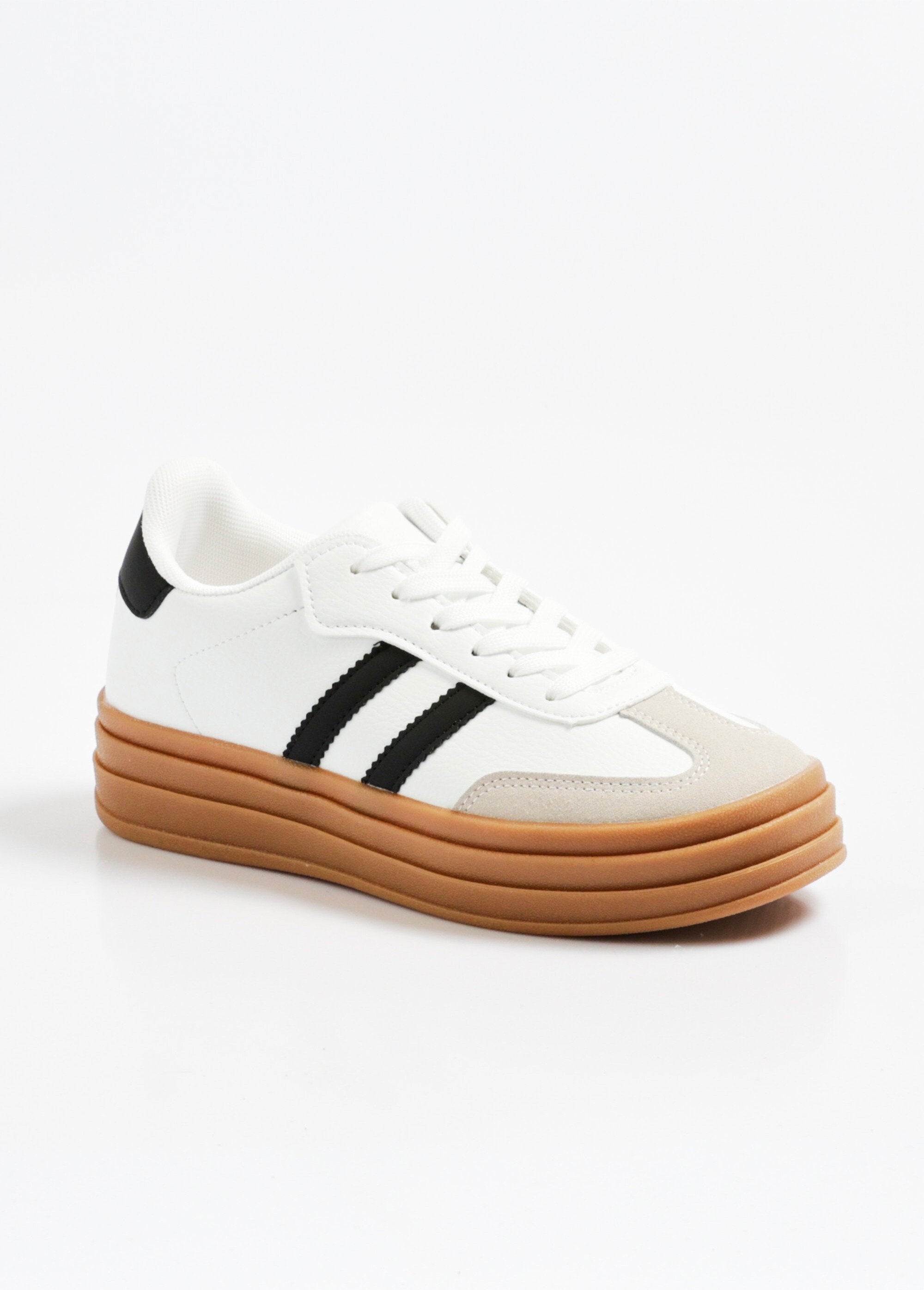 Two-tone_retro-style_suede_sneakers_White_FA1_slim
