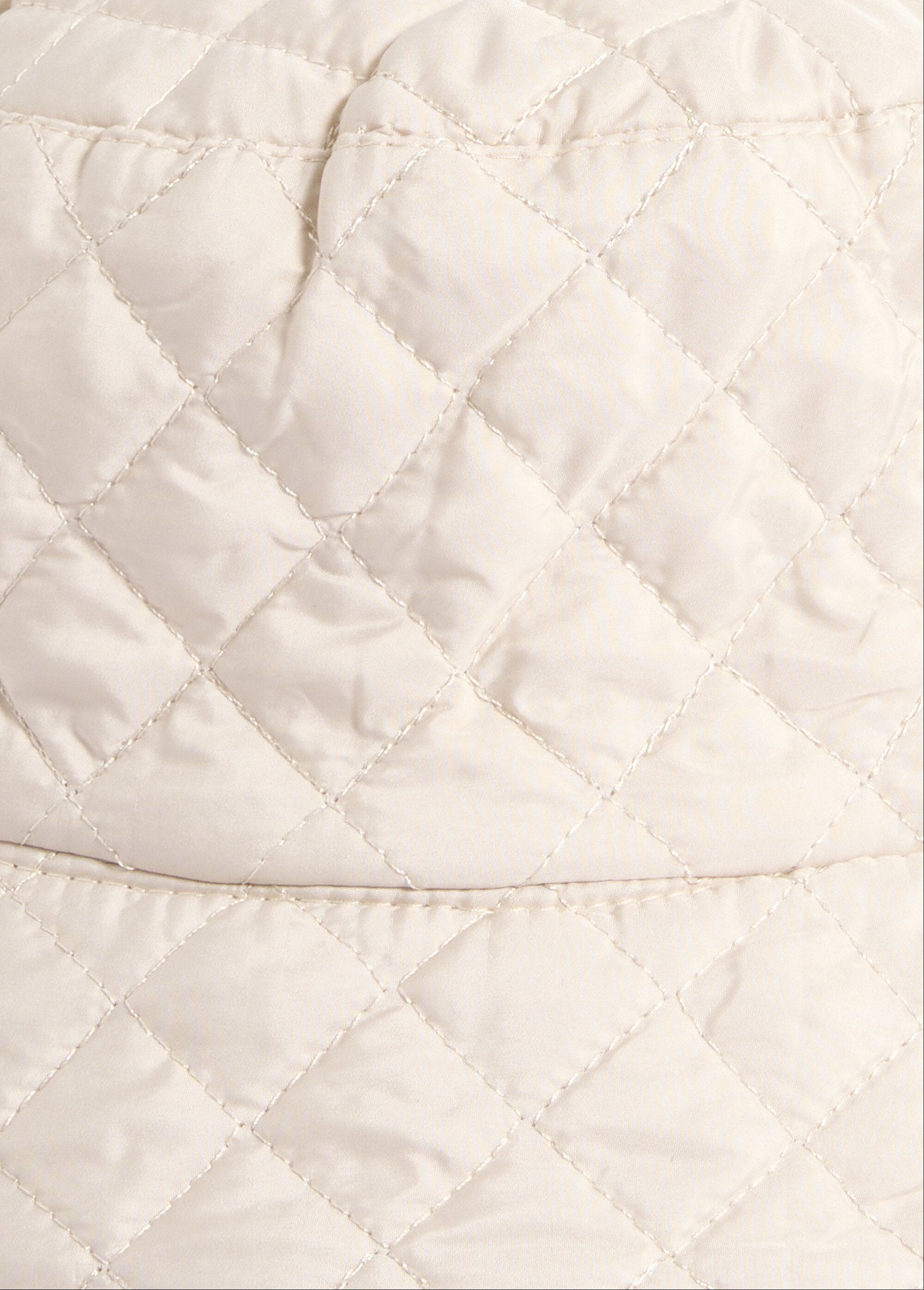 Quilted_bob_with_stitching_Beige_DE1_slim