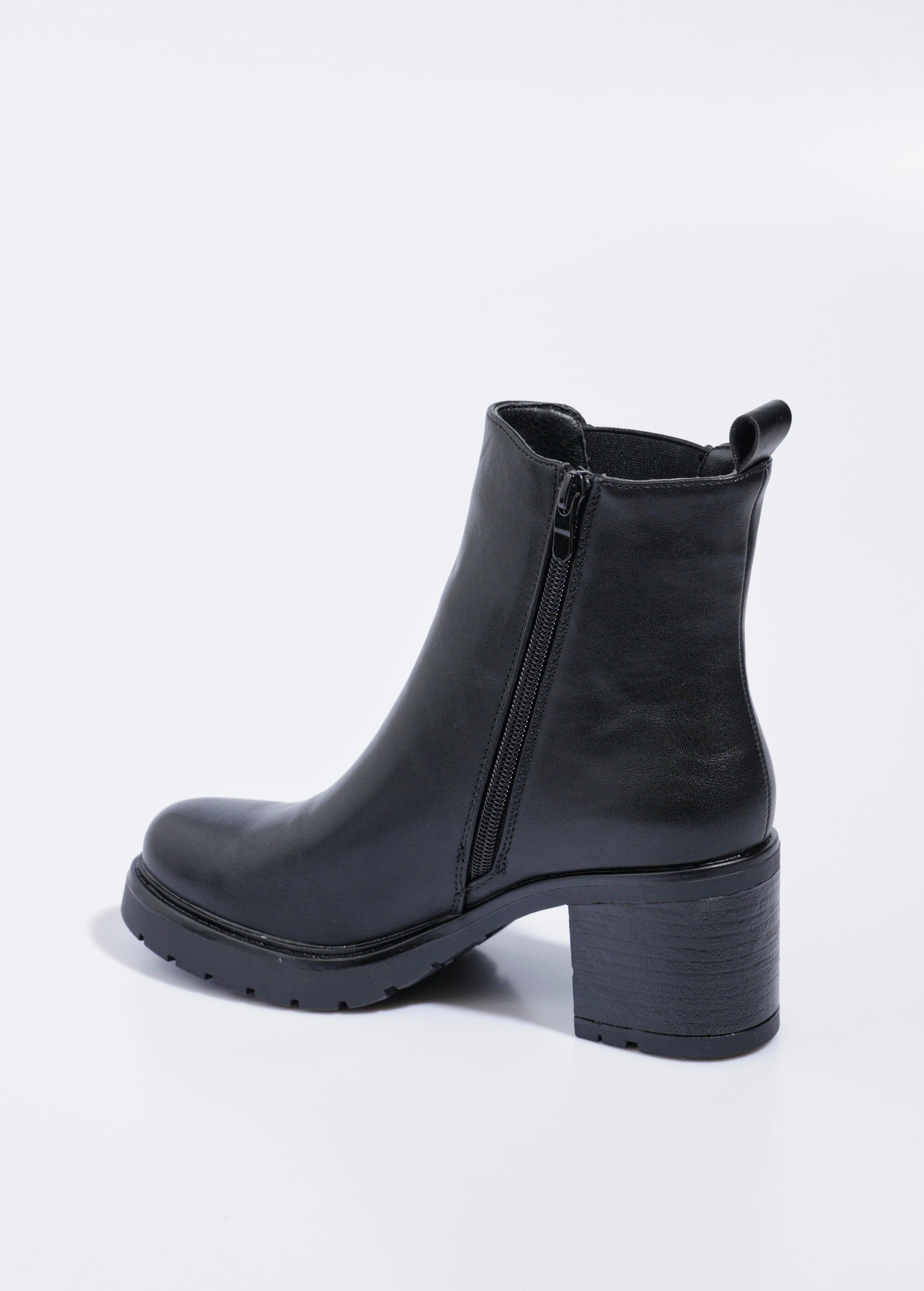Heeled_boots_with_notched_sole_and_zips_Black_DO1_slim