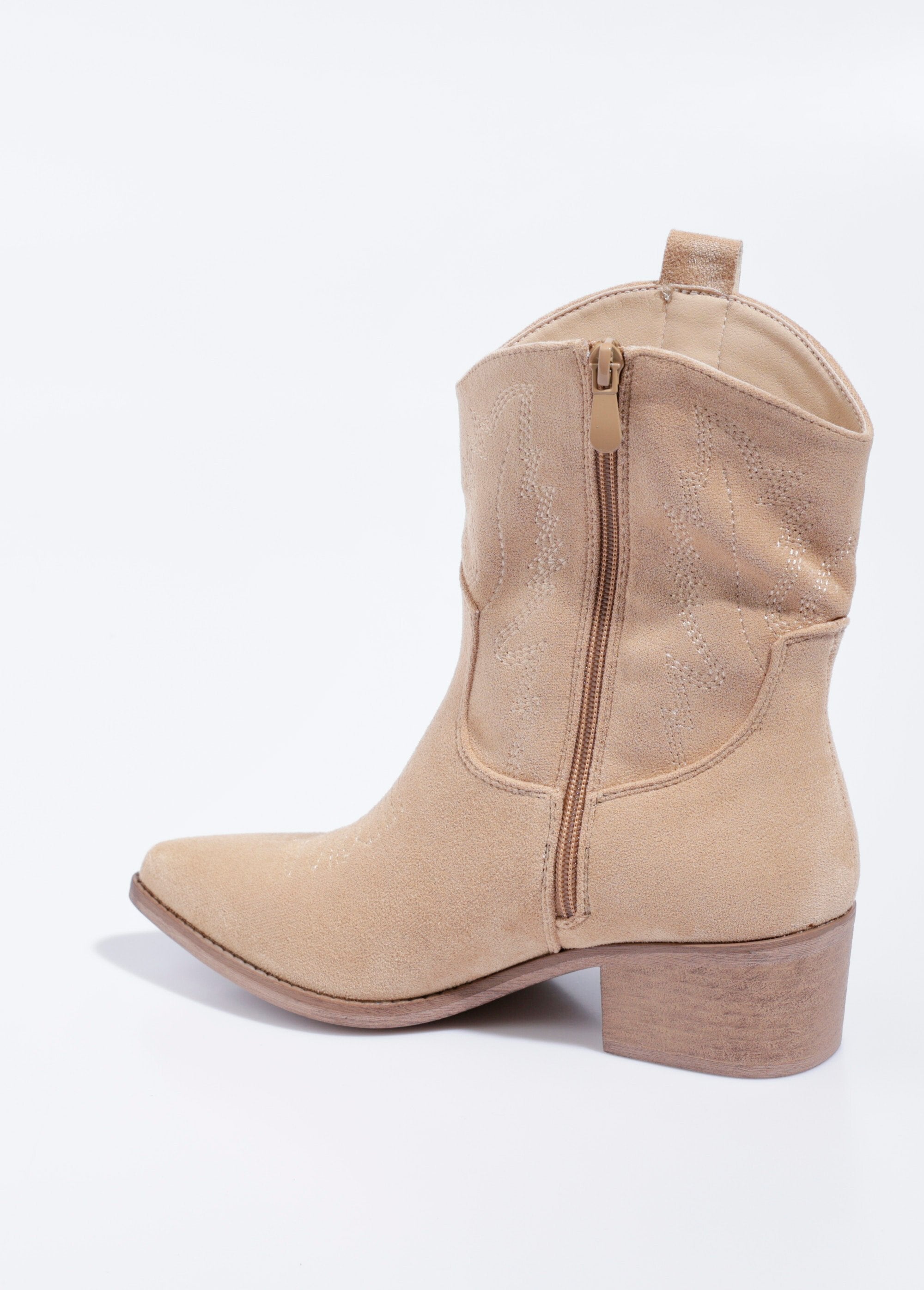 Suede_ankle_boots_with_heels,_western_style_Beige_DO1_slim