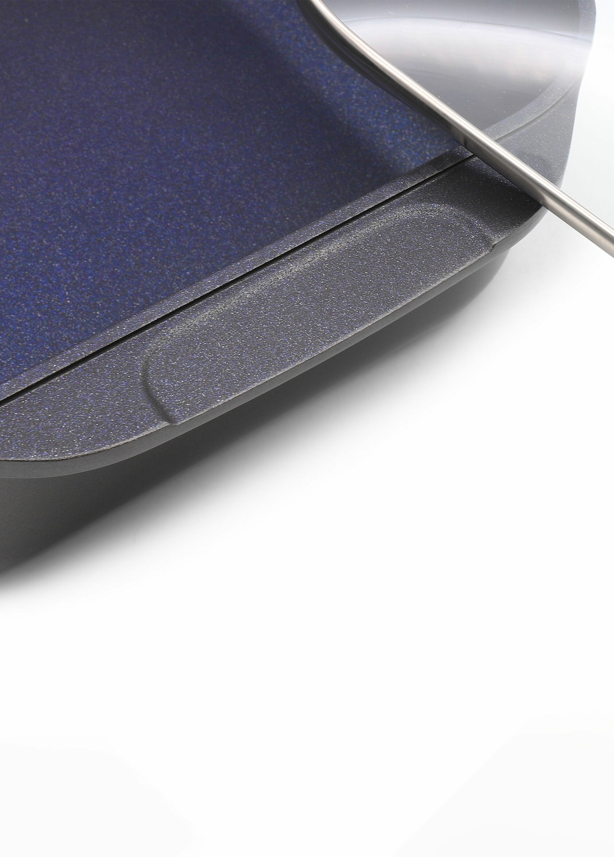 34cm_Blue_Diamond_Aluminum_Braising_Pan_Black_DE2_slim