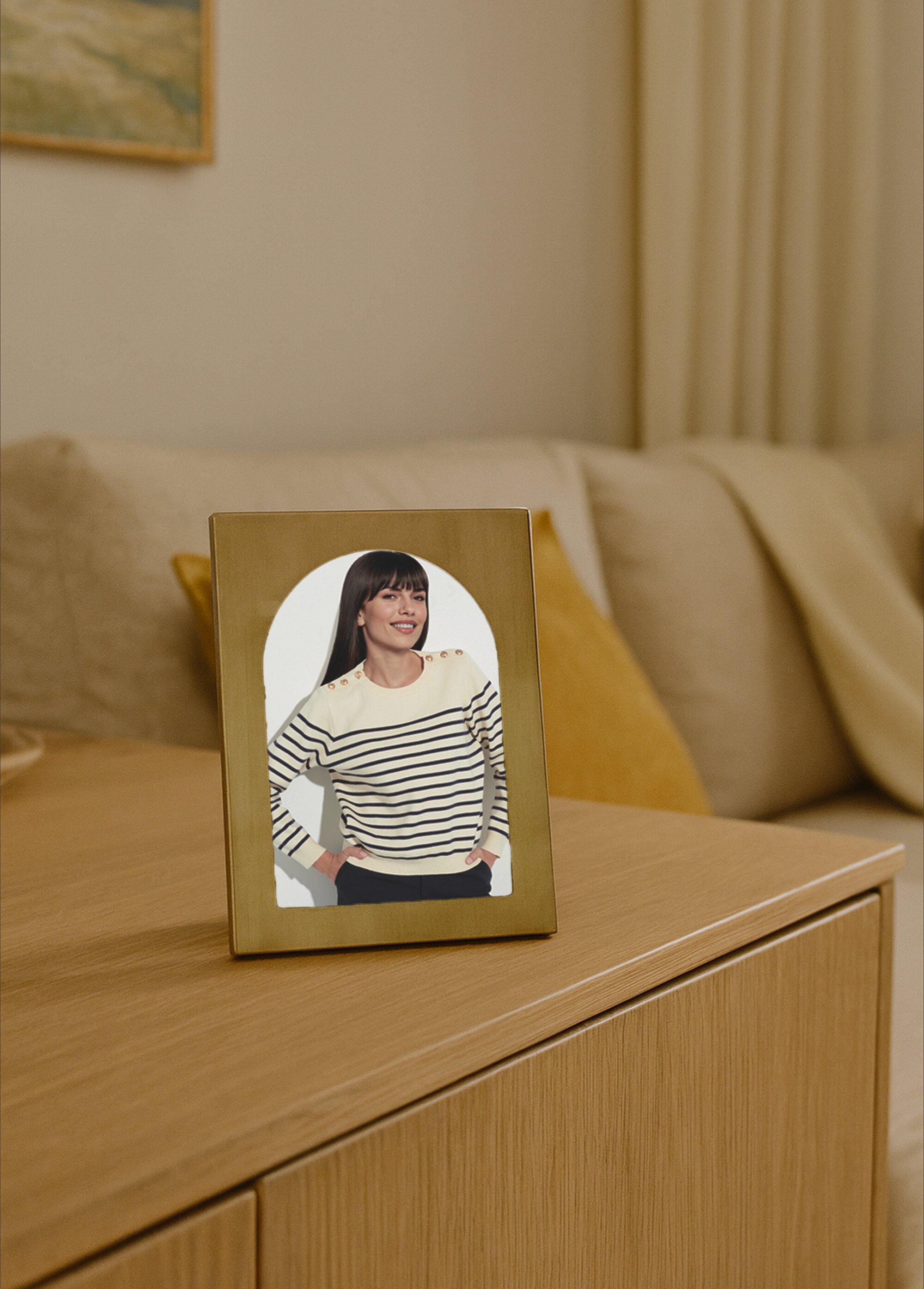 Brushed_metal_photo_frame,_arch_shape_Golden_SF1_slim