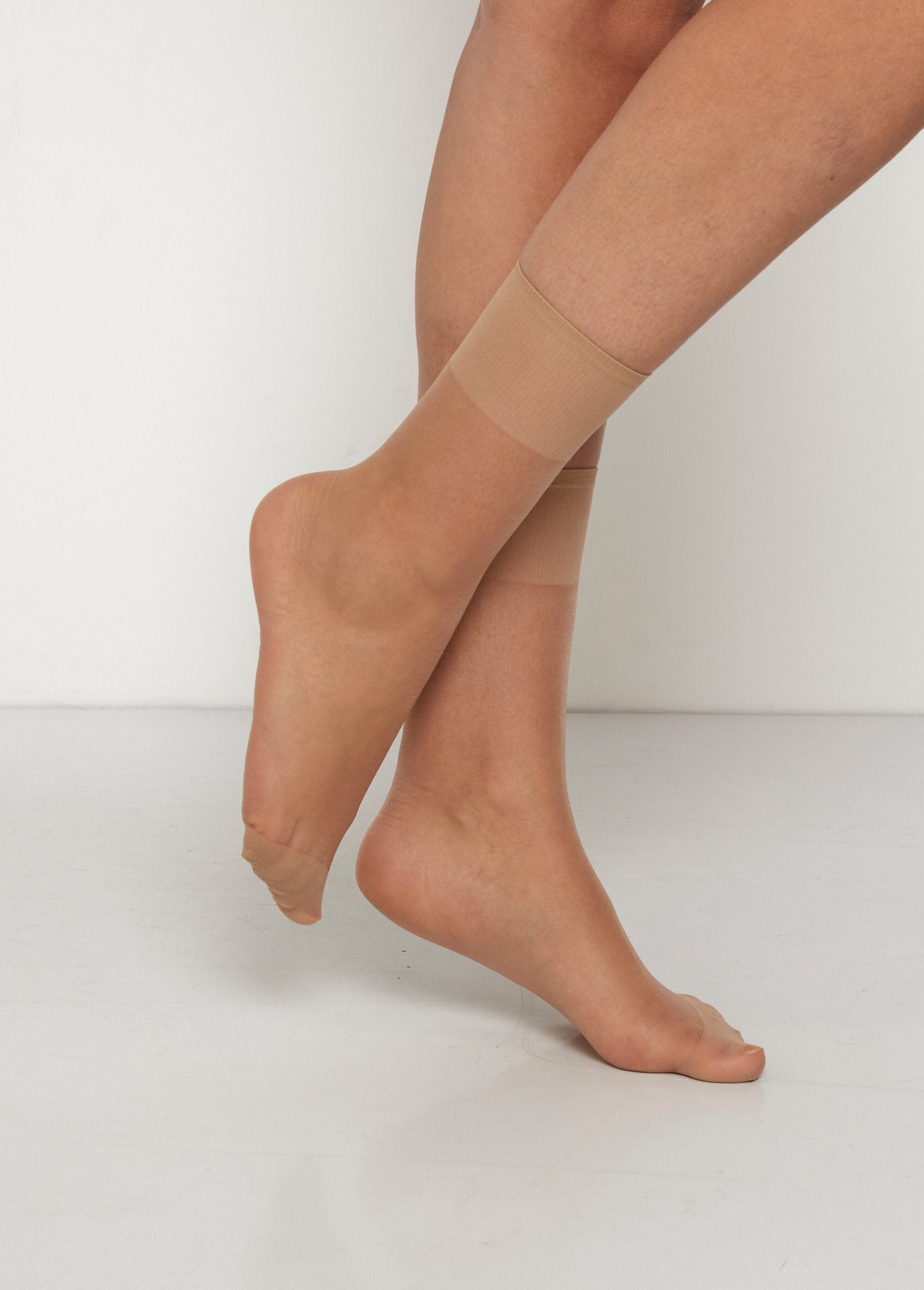 Light_voile_socks,_20_deniers_Beige_DO1_slim