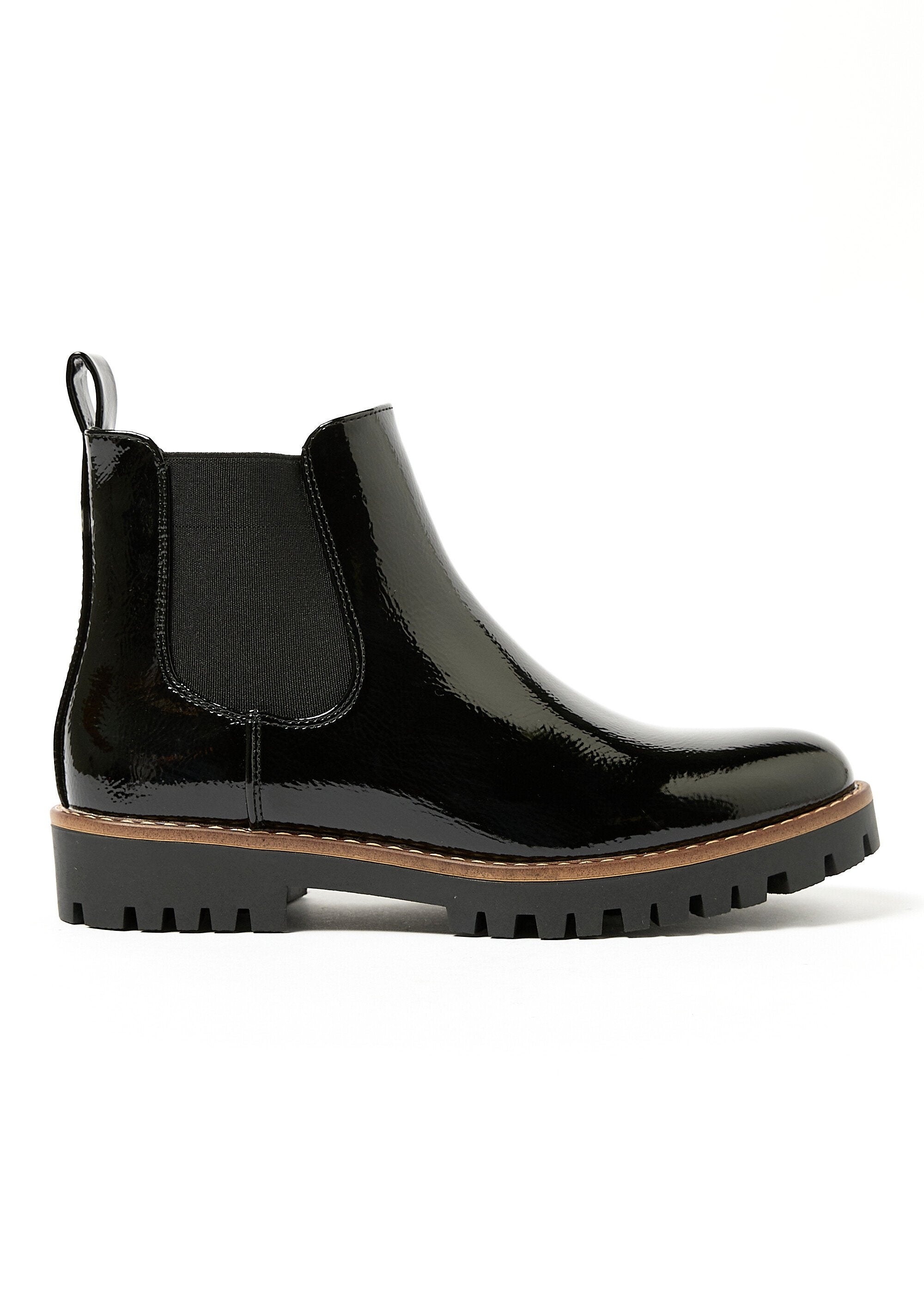Fancy_Chelsea_boots_with_notched_sole_Black_DR1_slim