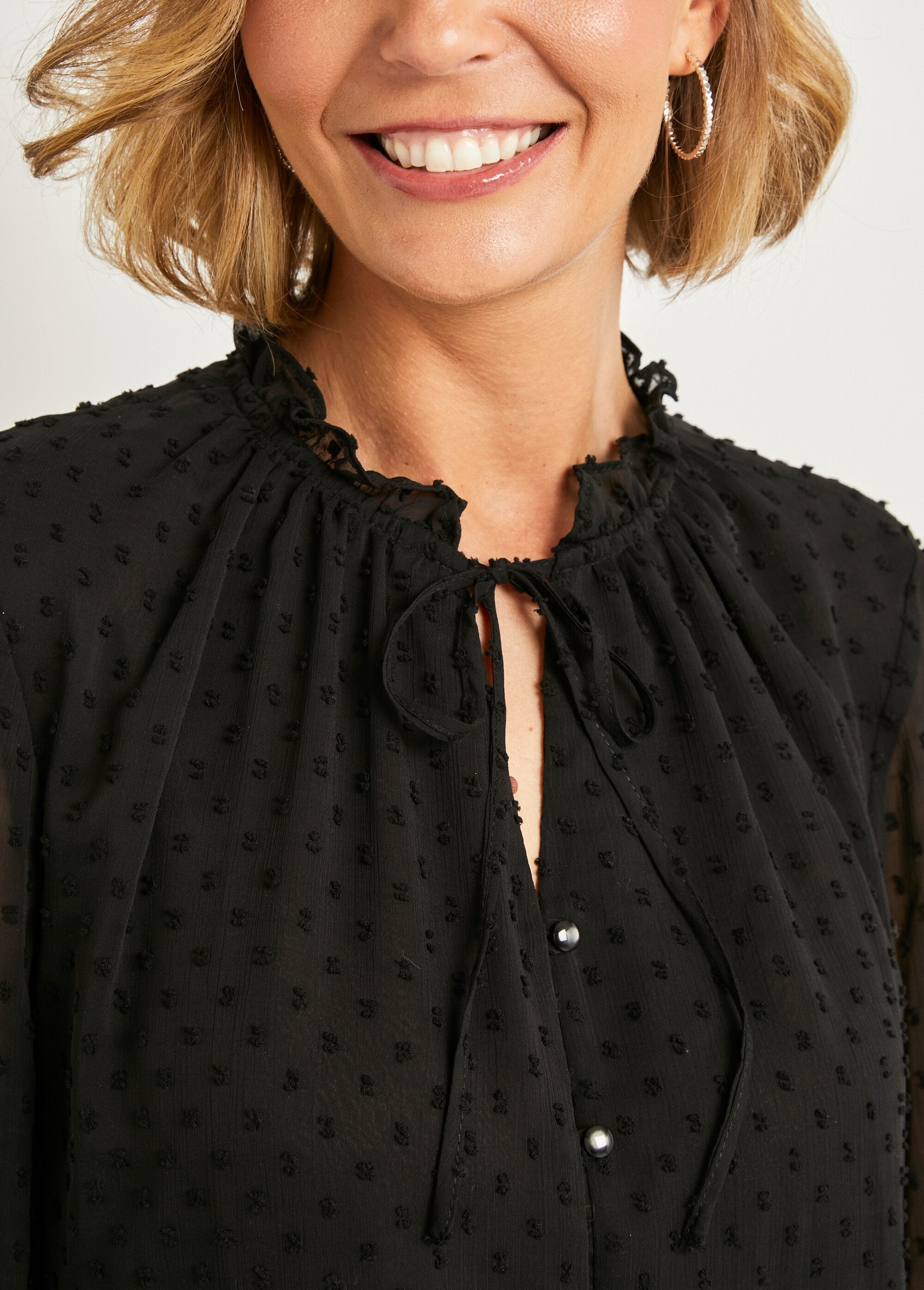 Plain_plumetis_voile_buttoned_blouse_Black_DE4_slim