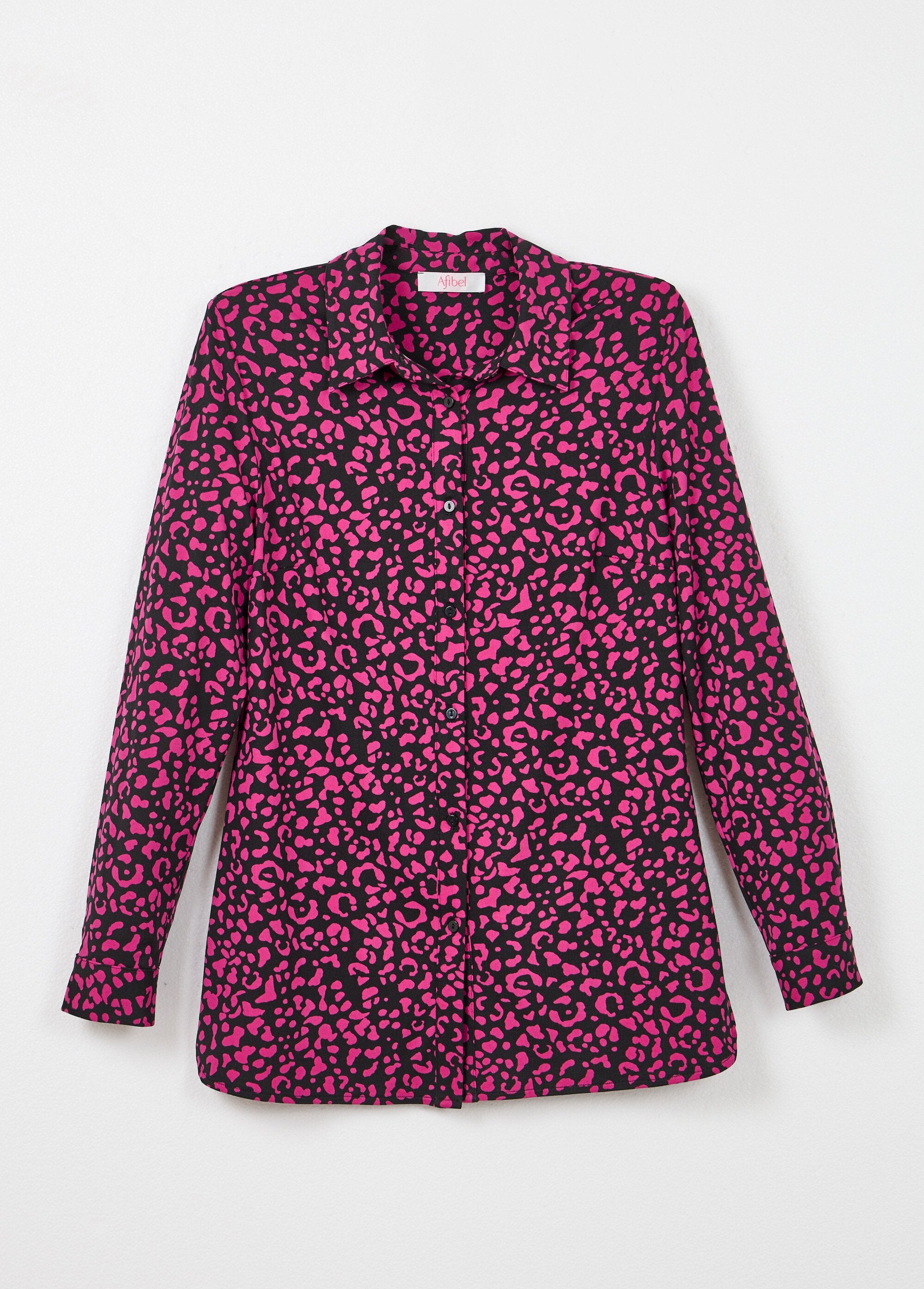 Warm_knit_blouse_with_animal_skin_print_Black_and_fuchsia_AP1_slim