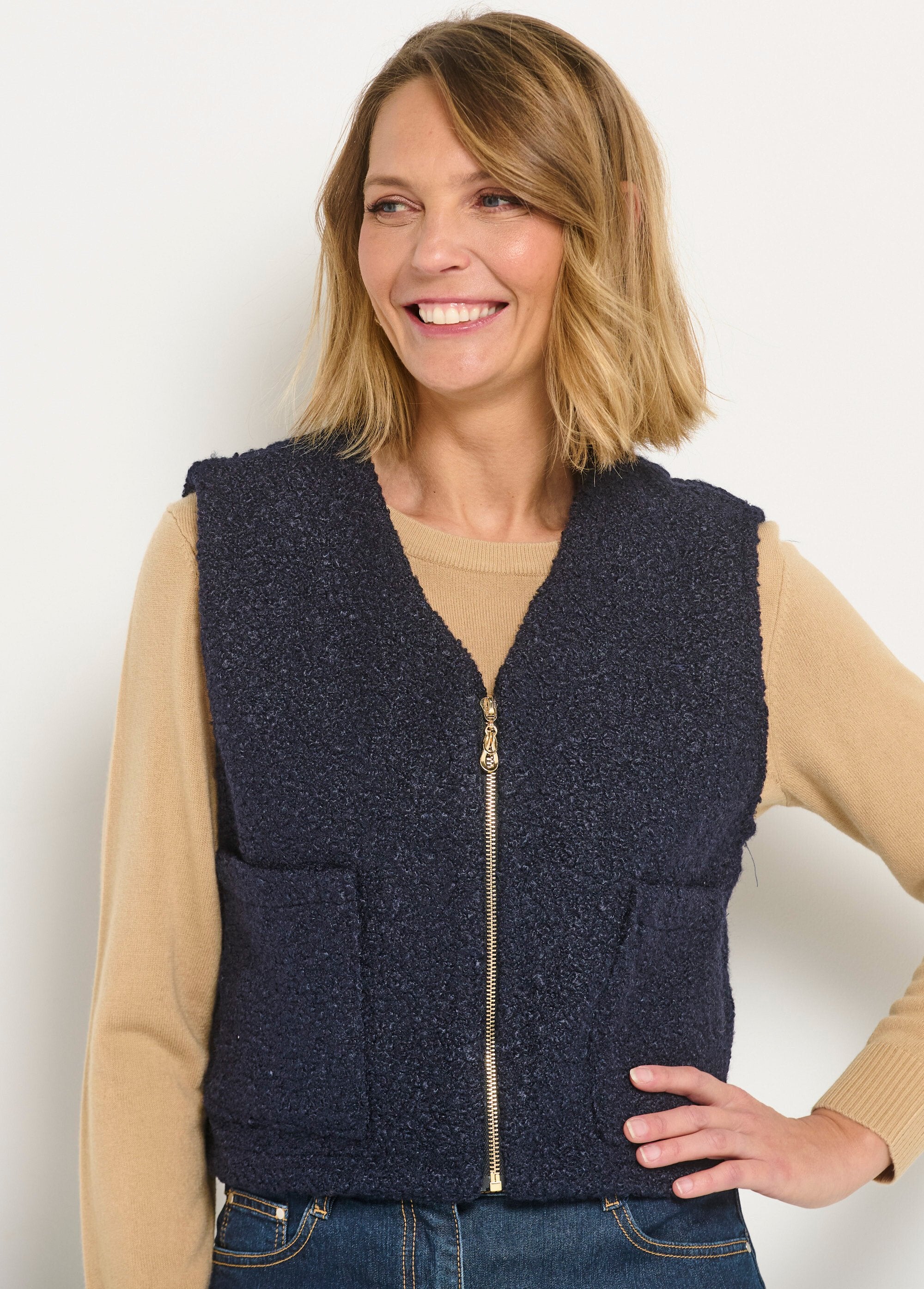 Sleeveless_zipped_vest_with_a_woolly_feel_Marine_DE1_slim