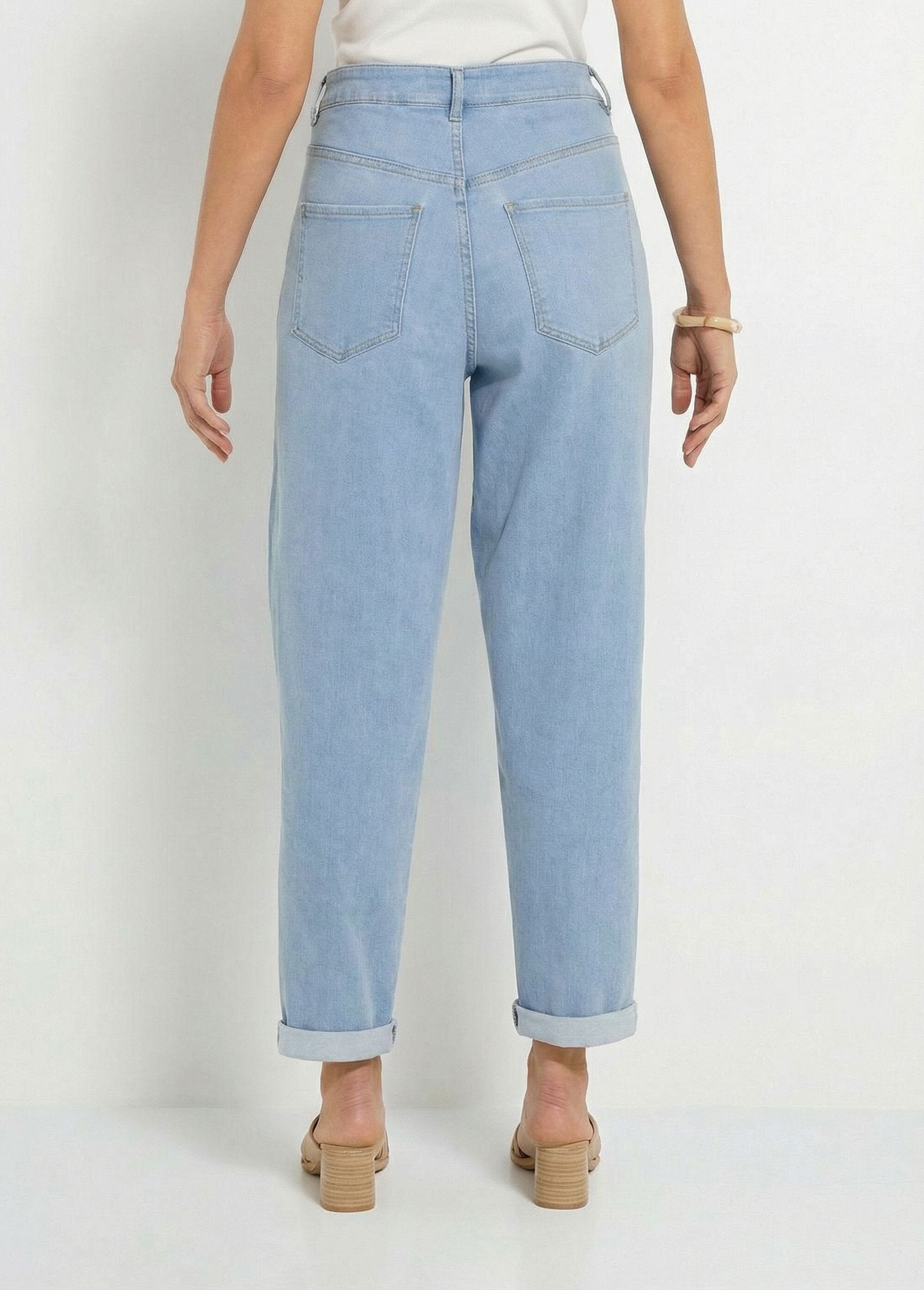 High-waisted,_stretchy_carrot-cut_jeans_Blue_DO1_slim