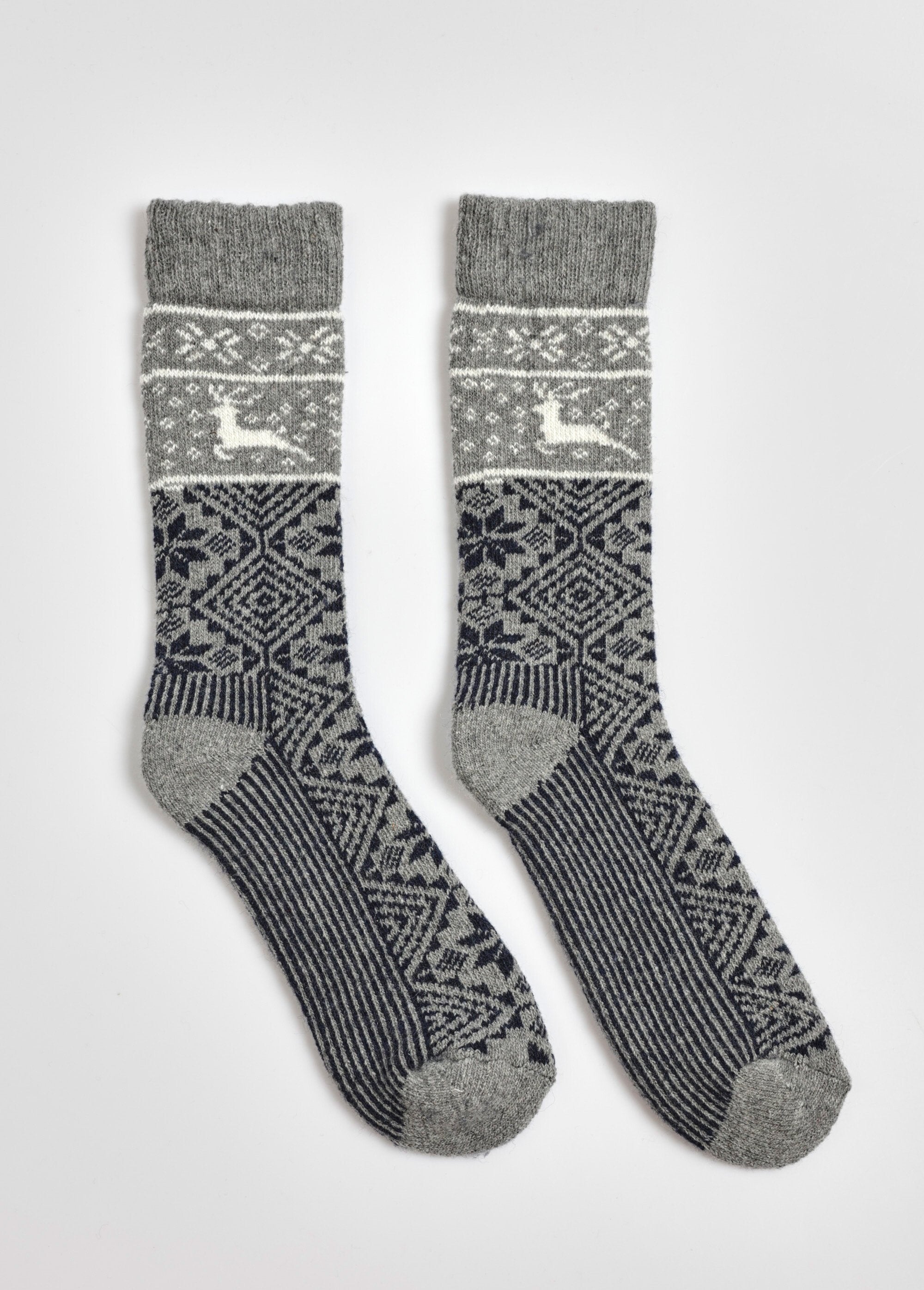 Pair_of_warm_sherpa_winter_socks_Gray_FA1_slim