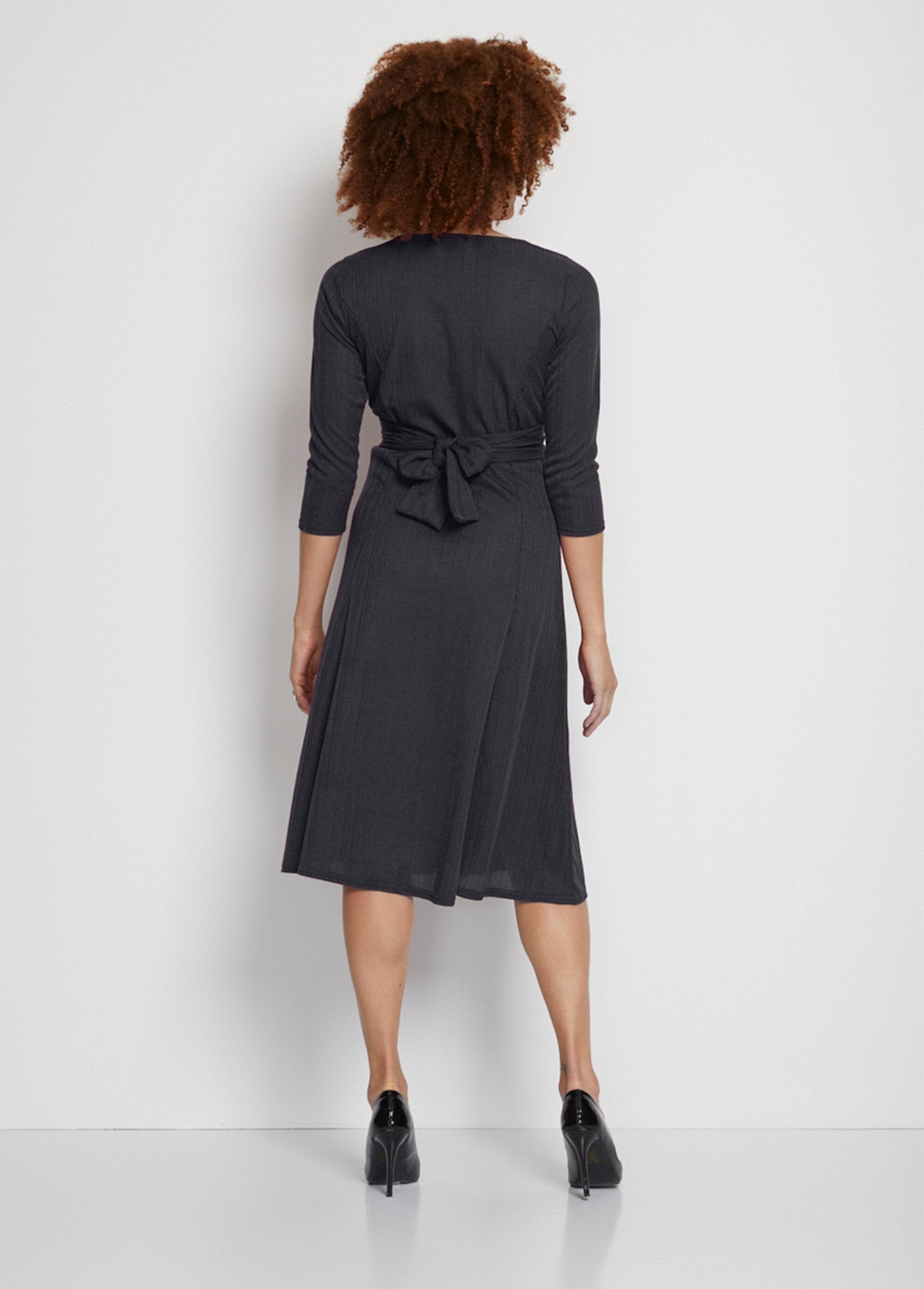 Short_knit_wrap_dress_Black_DO1_slim