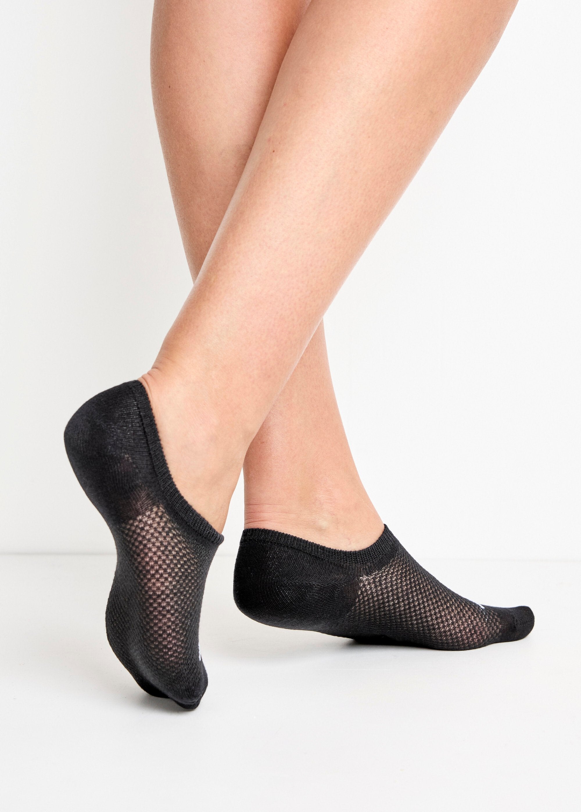 Ribbed_invisible_socks_Black_DO1_slim