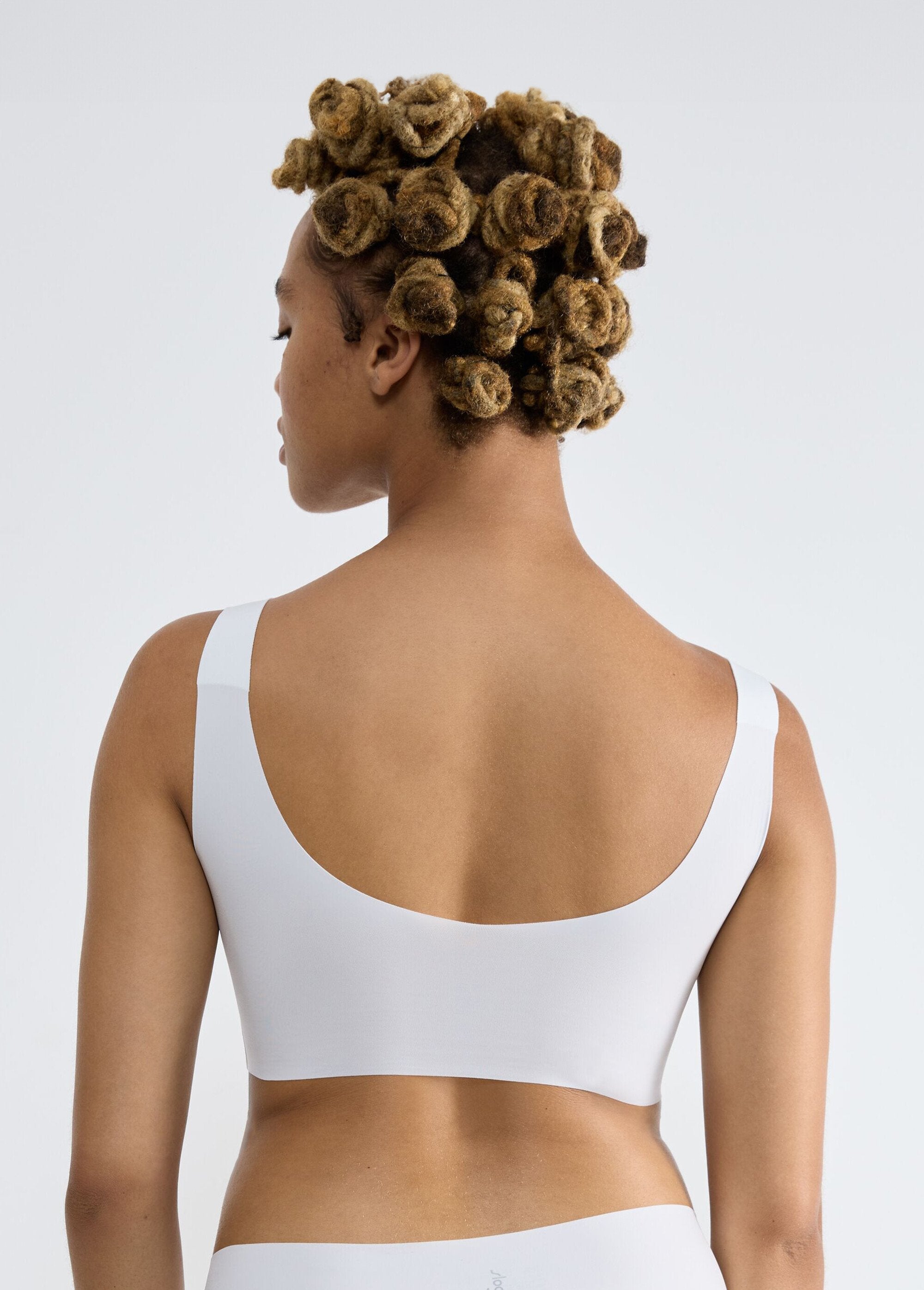 Invisible_microfiber_bra_White_DO1_slim