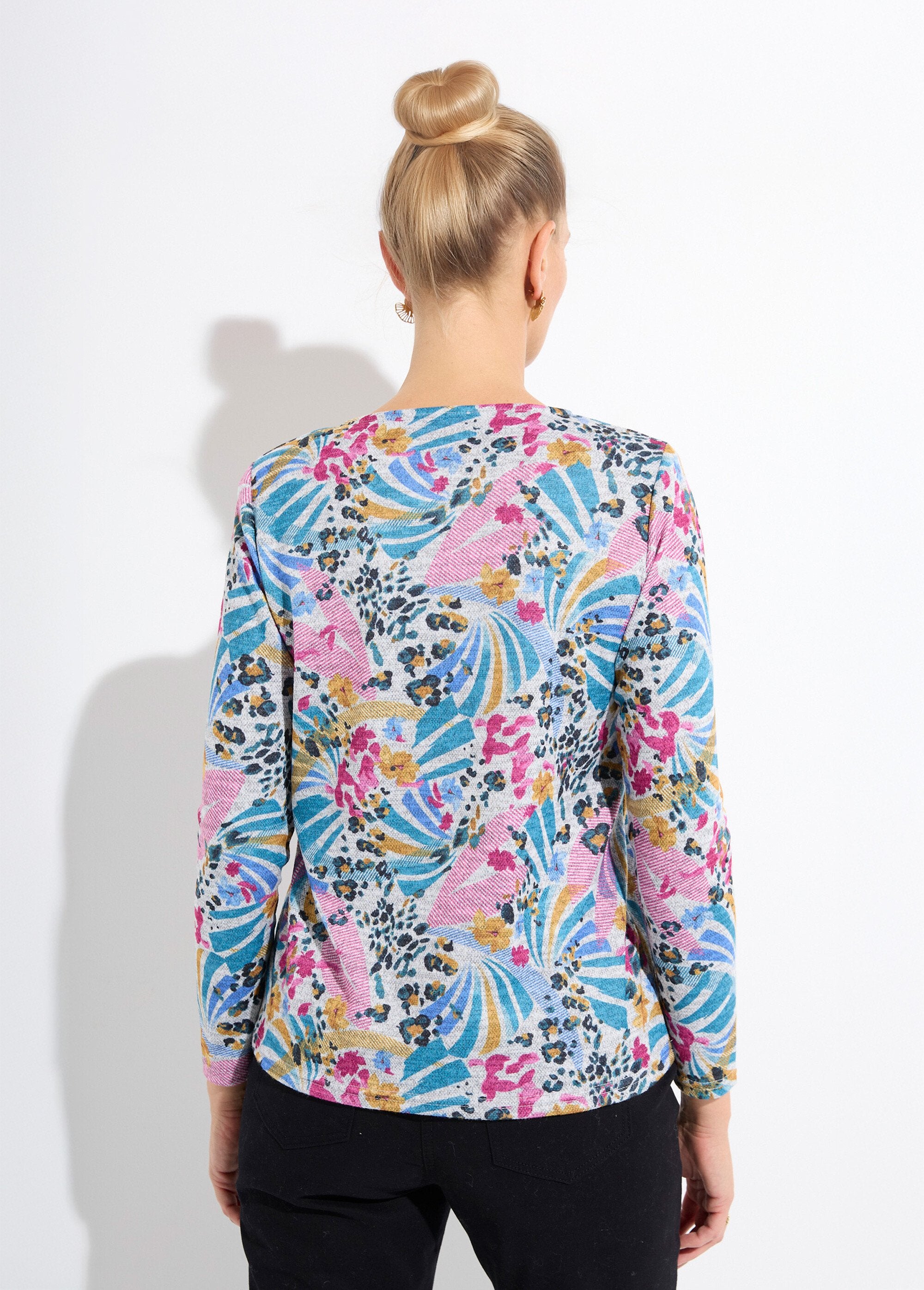 Warm_printed_round_neck_long_sleeve_T-shirt_Gray_and_pink_DO1_slim