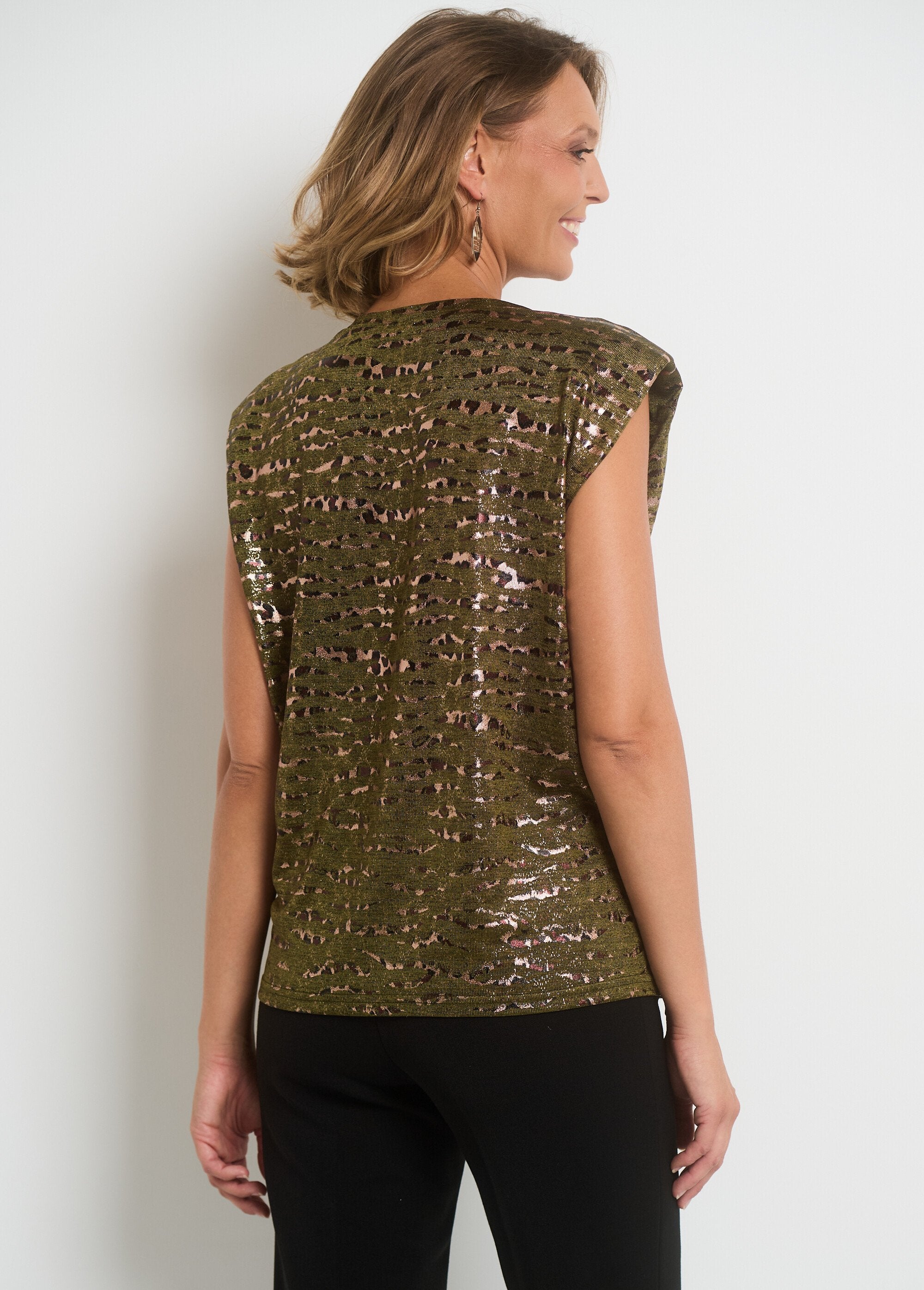 Sleeveless_animal_print_t-shirt_Khaki_prints_DO1_slim