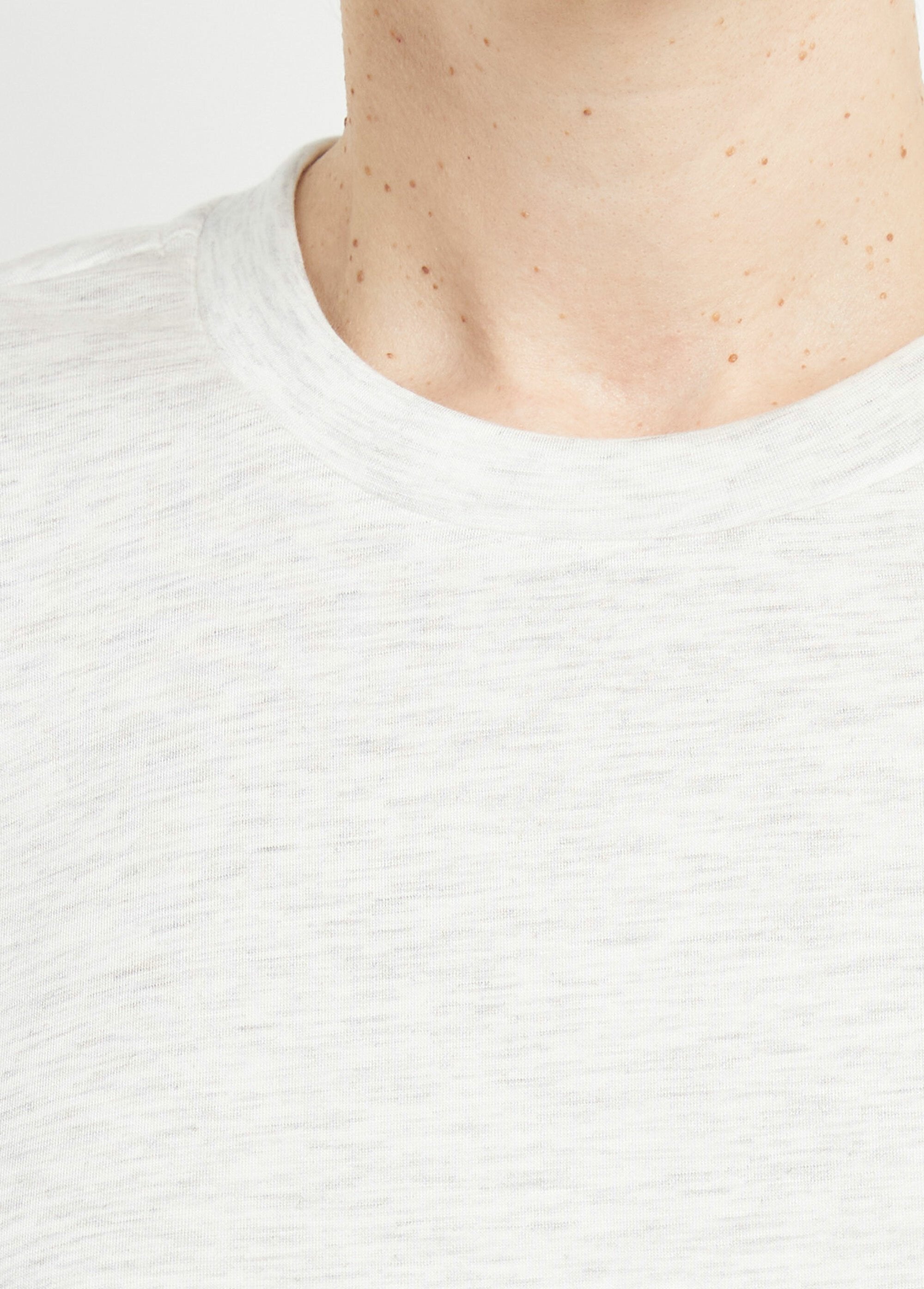 Loose_stretch_short-sleeved_T-shirt_Heather_gray_DE1_slim