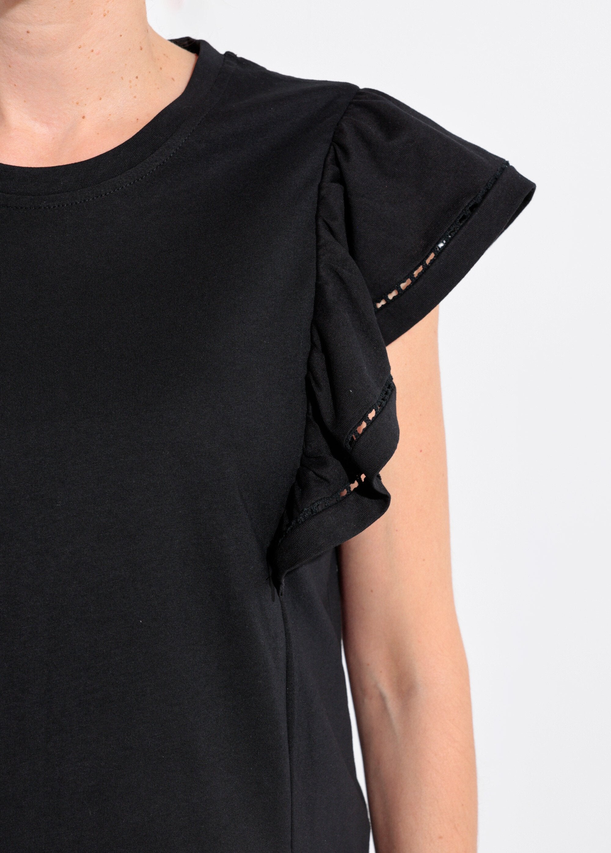 Openwork_ruffled_short-sleeved_T-shirt_Black_DE2_slim