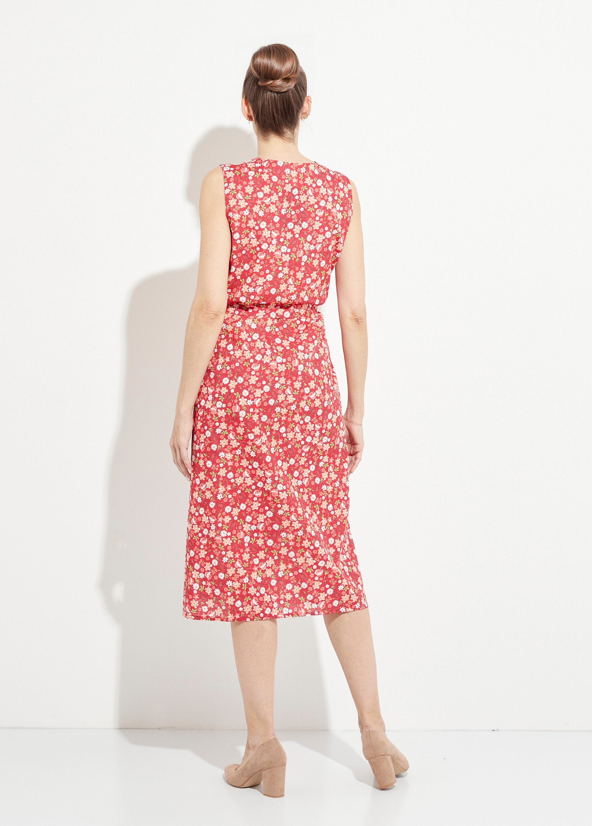 Sleeveless_buttoned_apron_with_floral_print_Red_DO1_slim