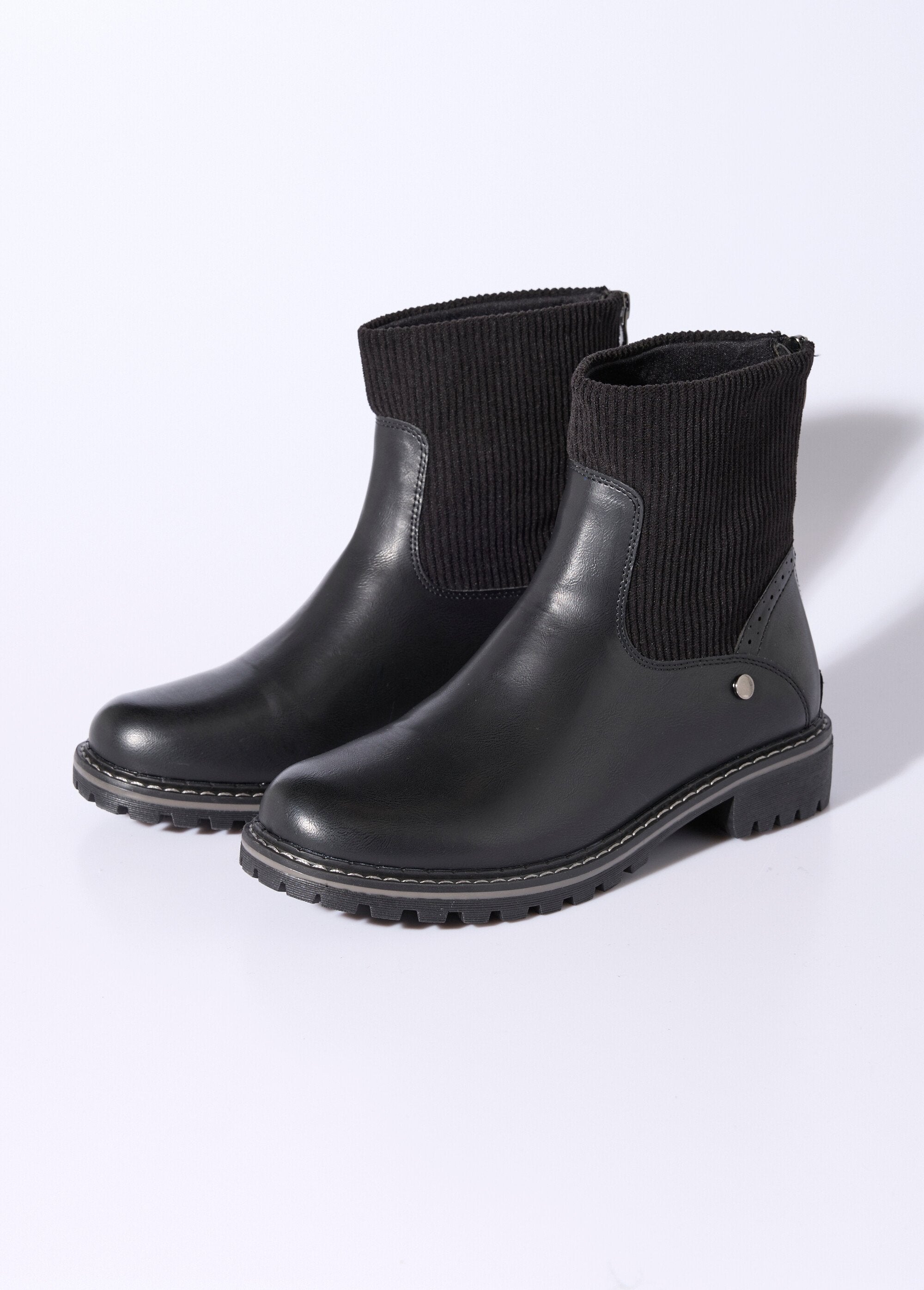 Camargue_boots_with_velvet_insert_Black_DE1_slim