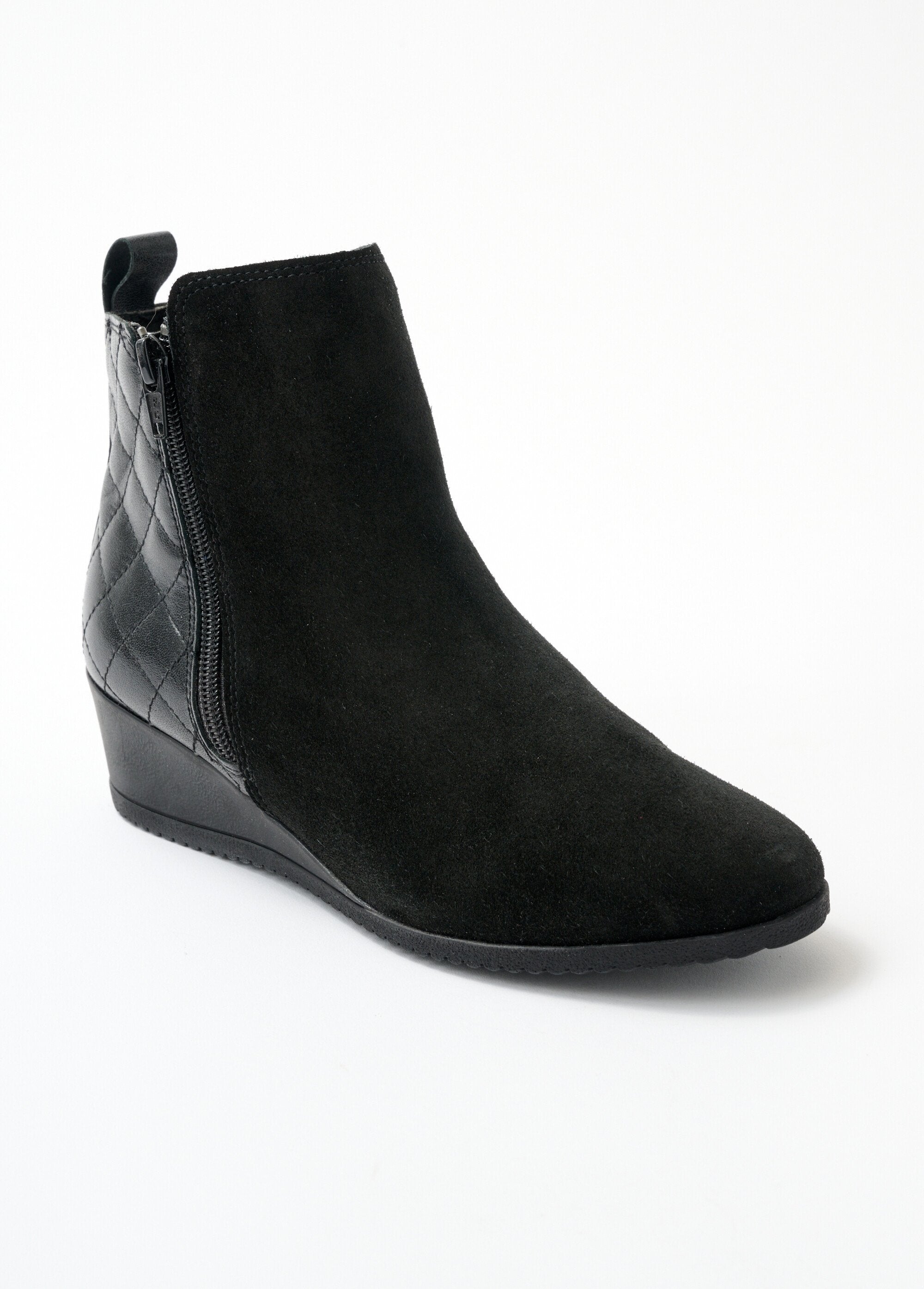 Comfort_wide_zipped_leather_boots_Black_FA1_slim