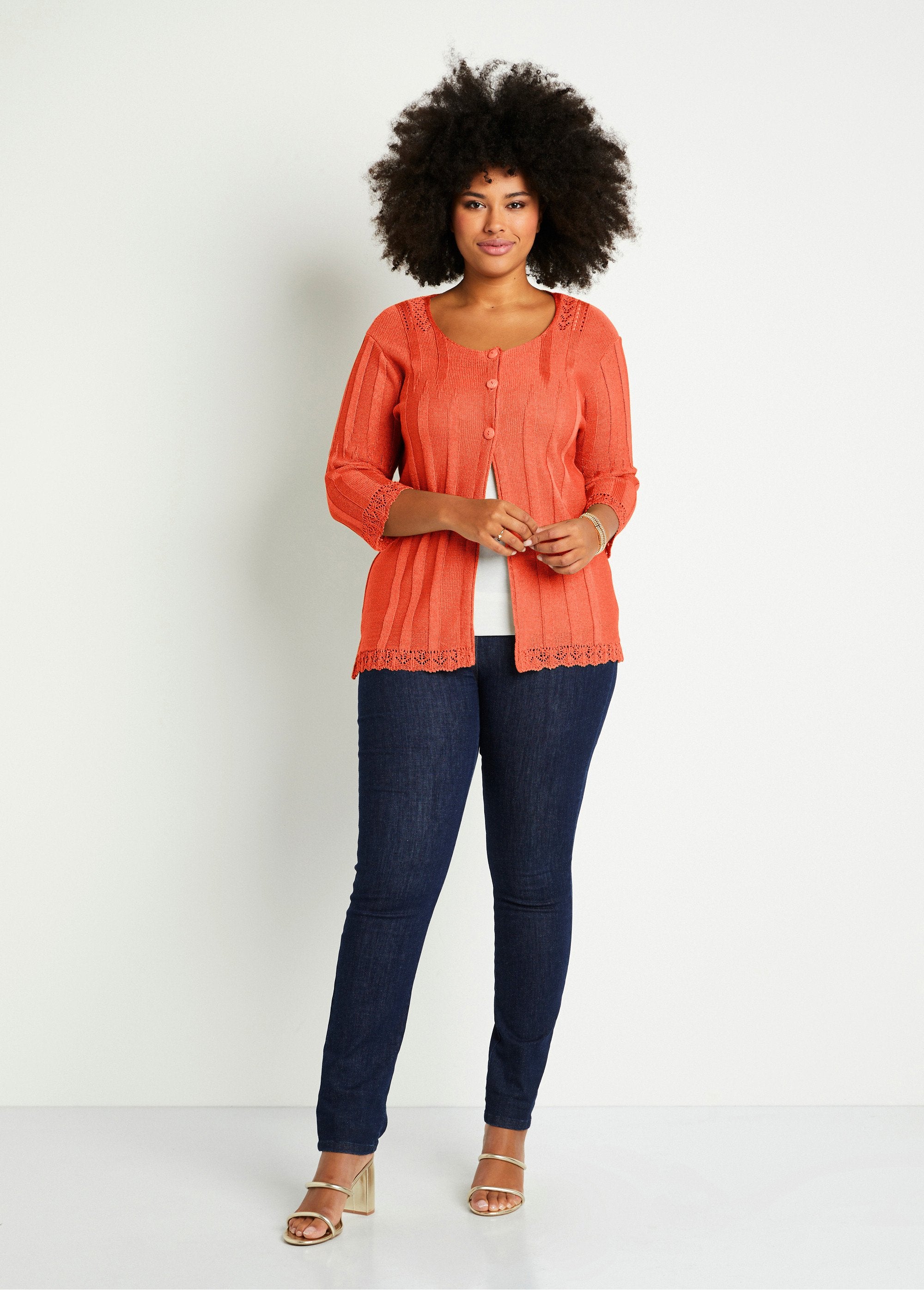 Long_openwork_buttoned_cardigan_Coral_SF1_curvy