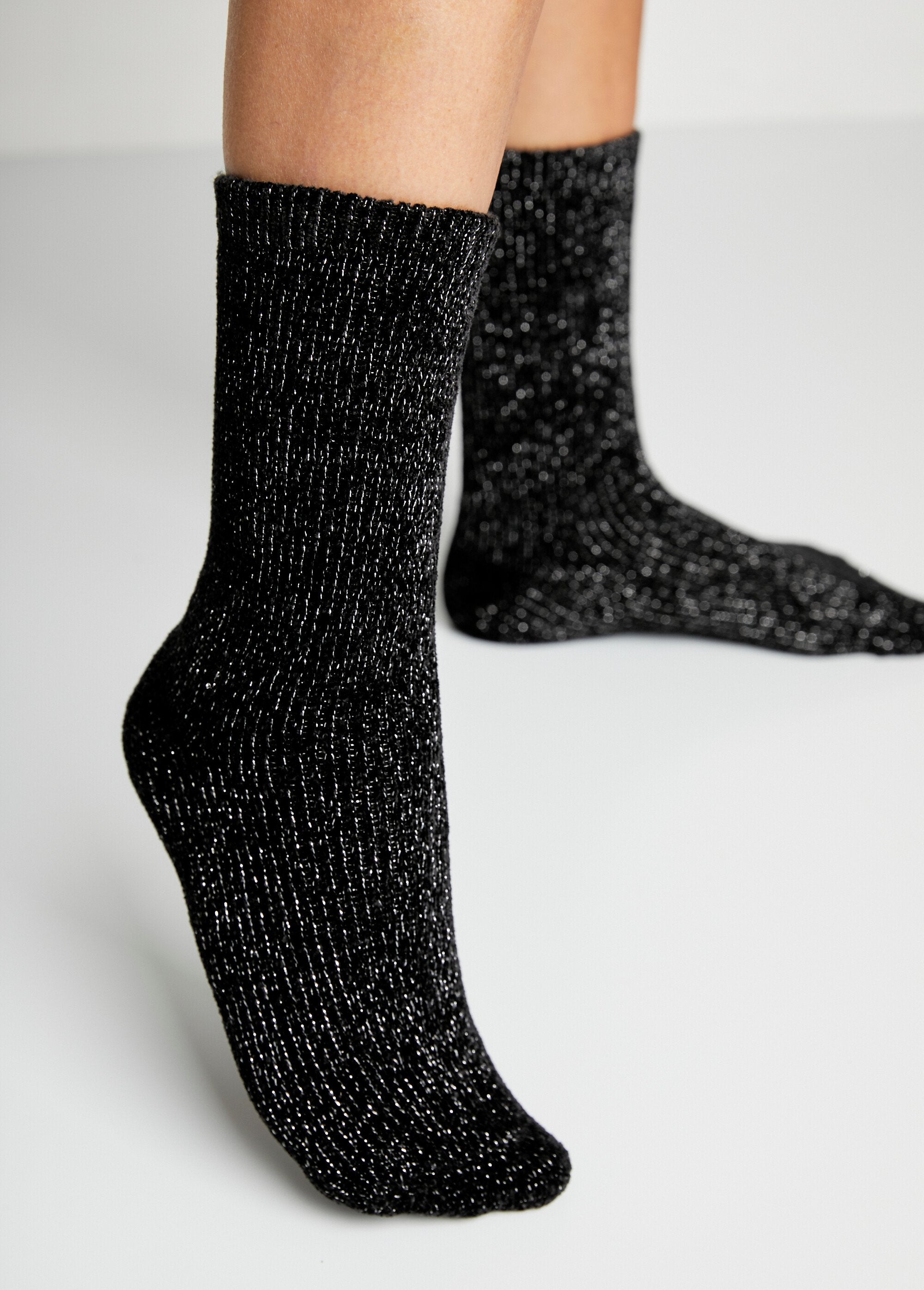 Chaussettes_assorties_maille_chenille_Assortis_noir_lot2_DE1_slim