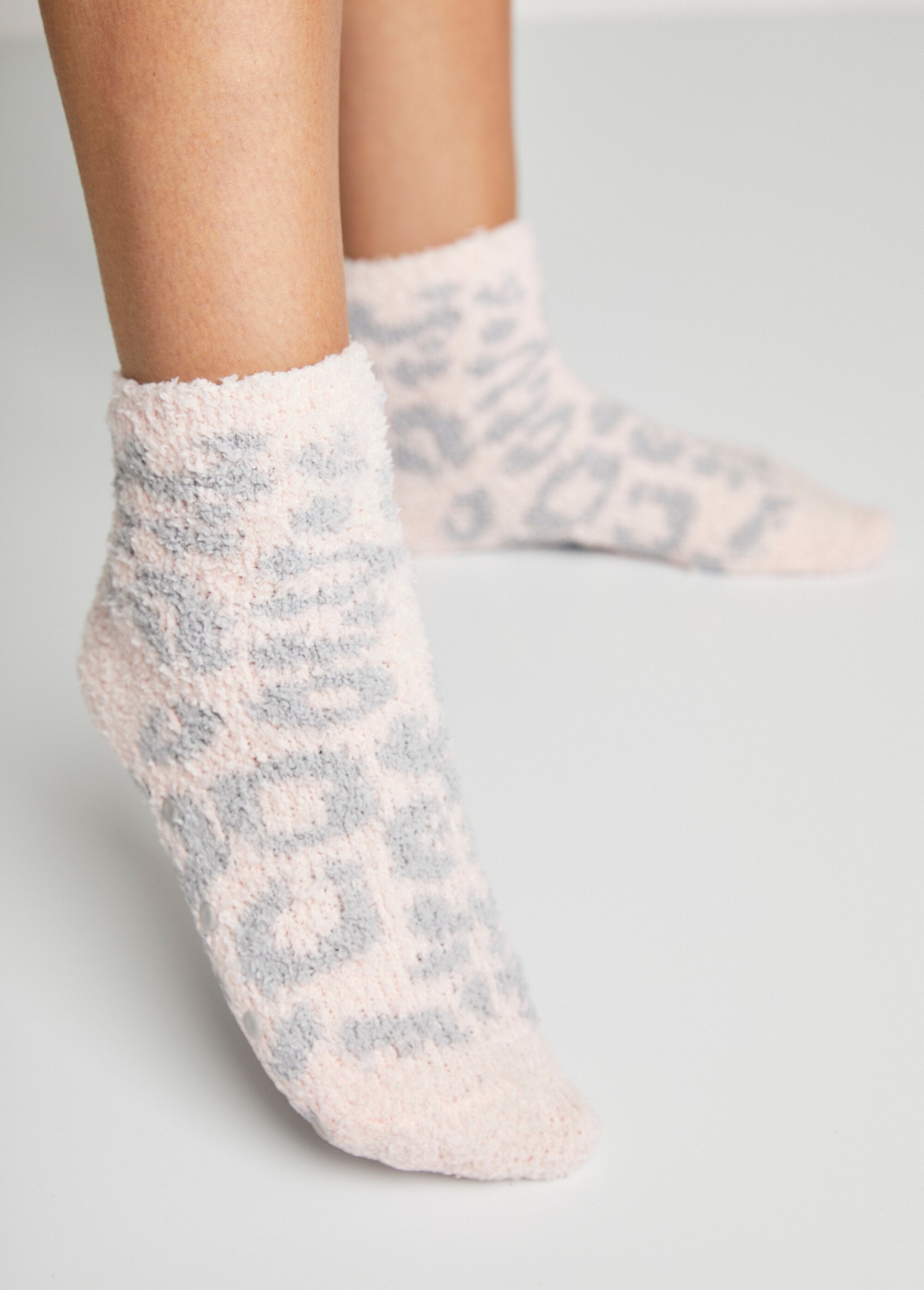 Chaussettes_douceur_antidérapantes_Assortis_gris_lot2_DE1_slim