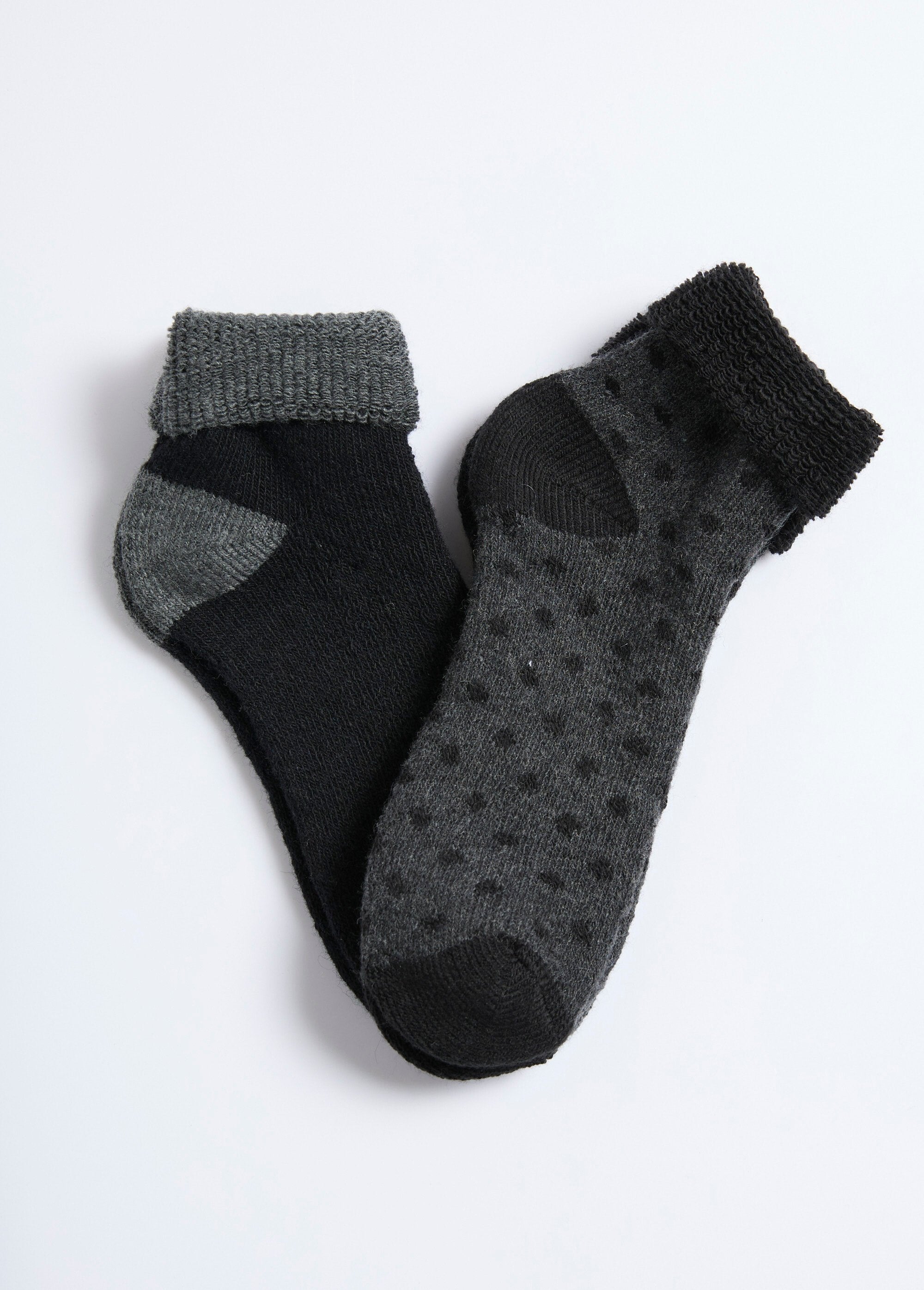 Warm_wool_and_terry_socks_Black_matching_FA1_slim