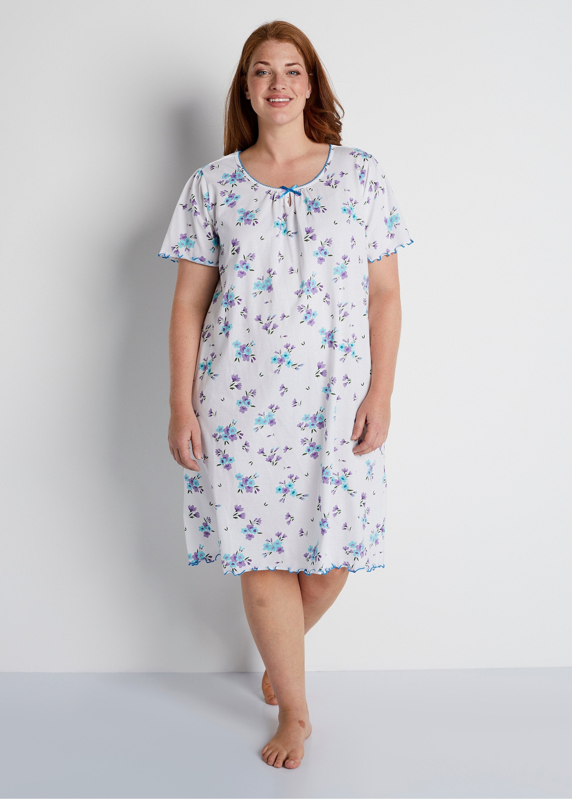 Short-sleeved_cotton_nightgown_Turquoise_and_parma_FA1_curvy