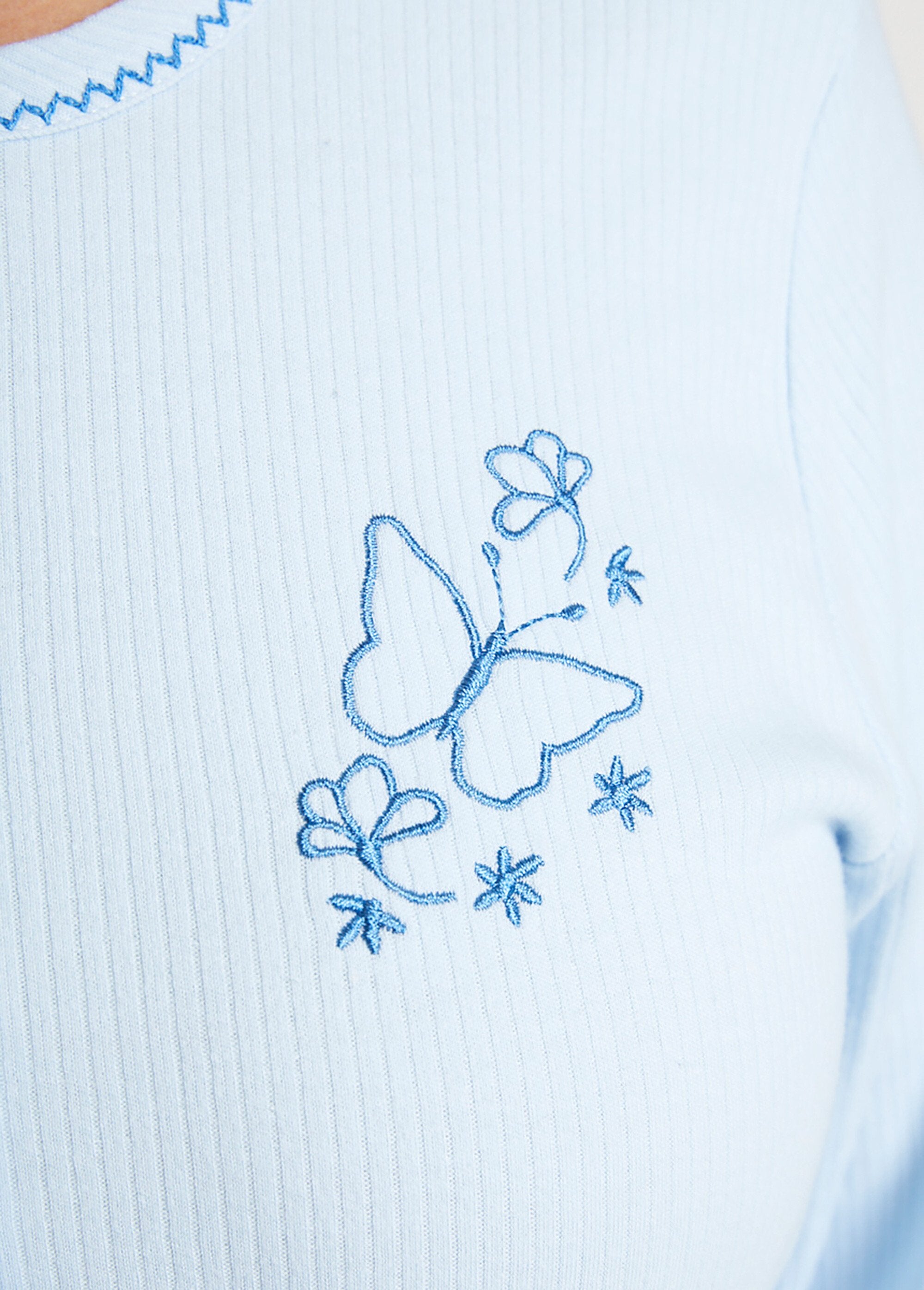 Embroidered_t-shirt_nightgown_Blue_DE2_curvy