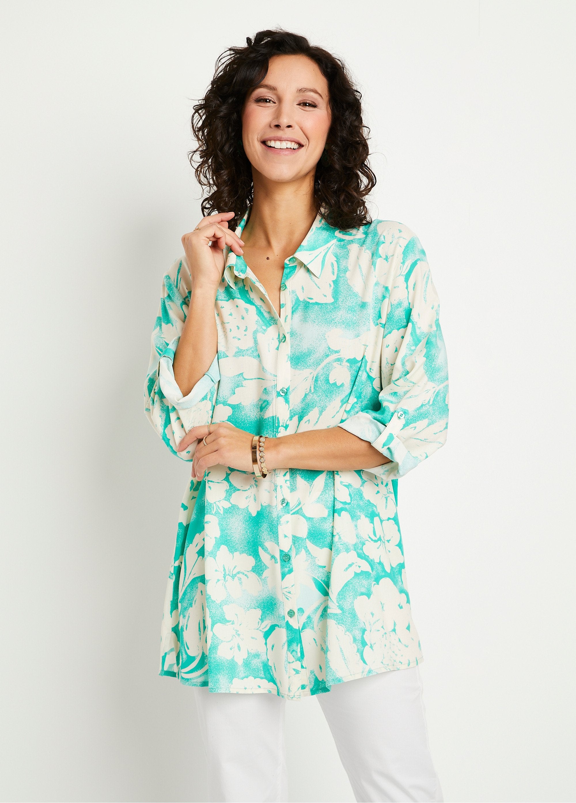 Loose_long_floral_blouse_Green_and_white_FA1_slim