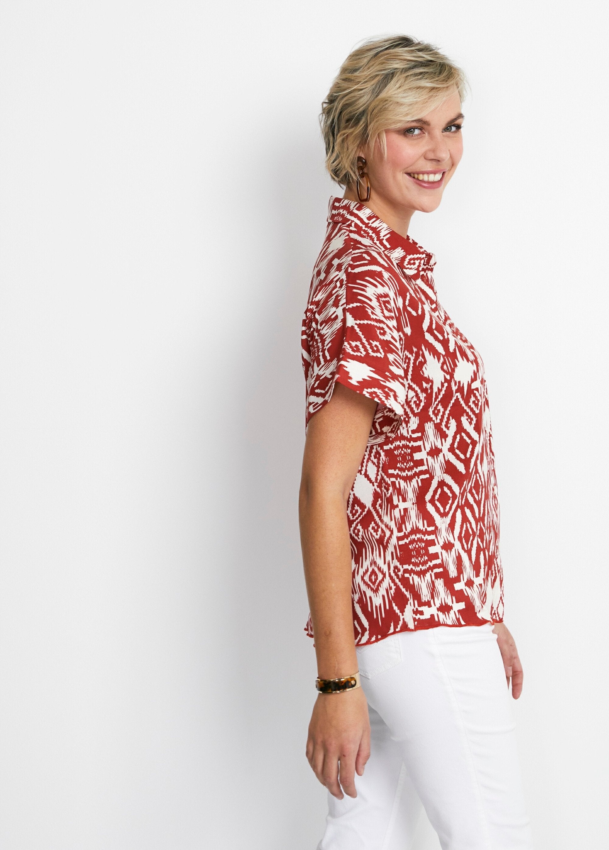 Short_sleeve_printed_blouse_Terracotta_print_DR1_slim