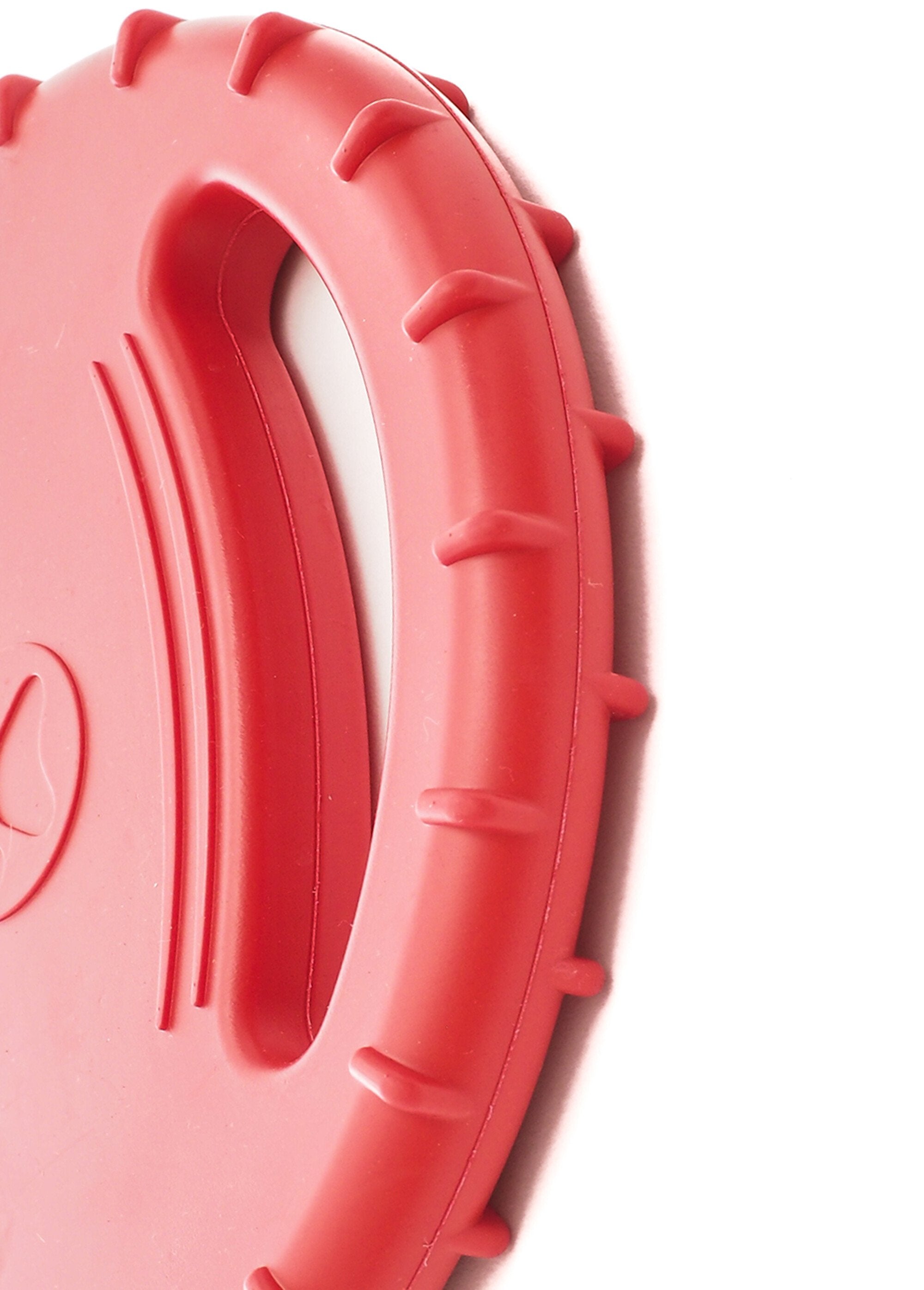 Floating_Frisbee_Dog_Toy_Red__DE1_slim