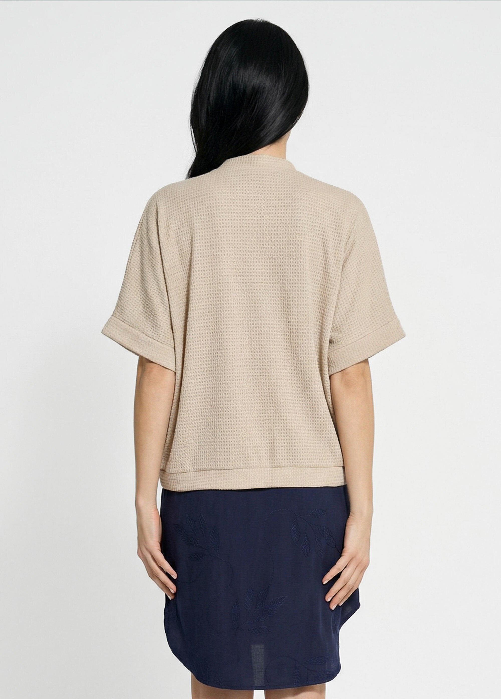 Waffle_knit_bolero_vest_Beige_DO1_slim