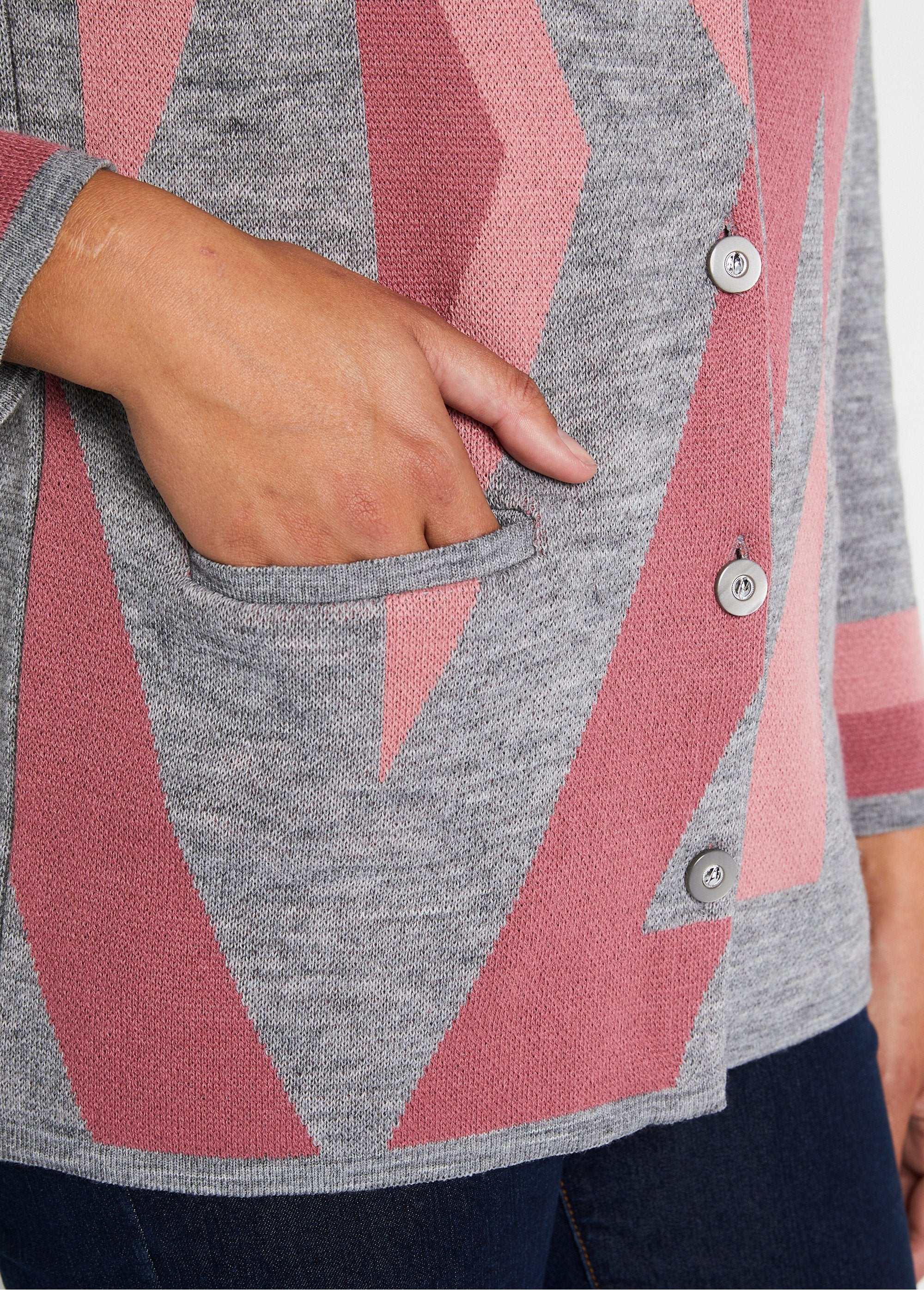 Mid-length_wool_jacquard_buttoned_cardigan_Gray_and_pink_DE2_slim