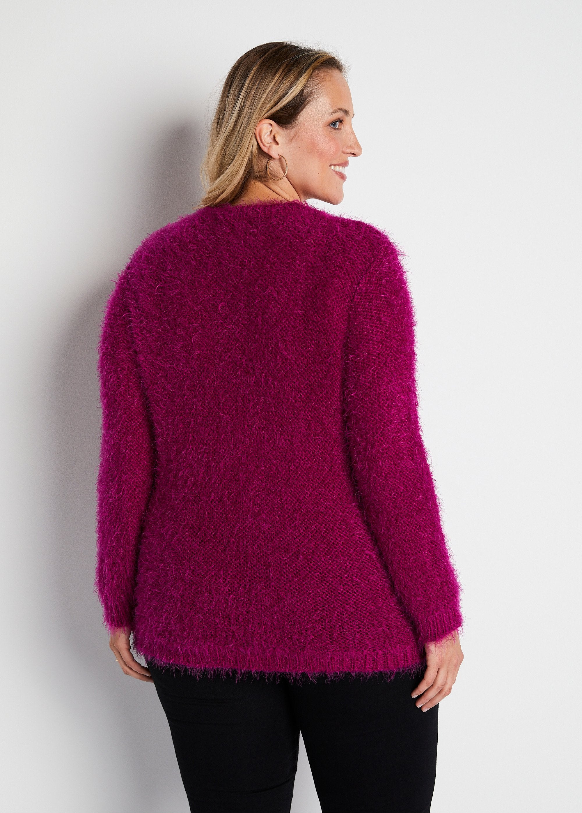 Soft_knit_mid-length_buttoned_cardigan_Fuchsia_DO1_curvy