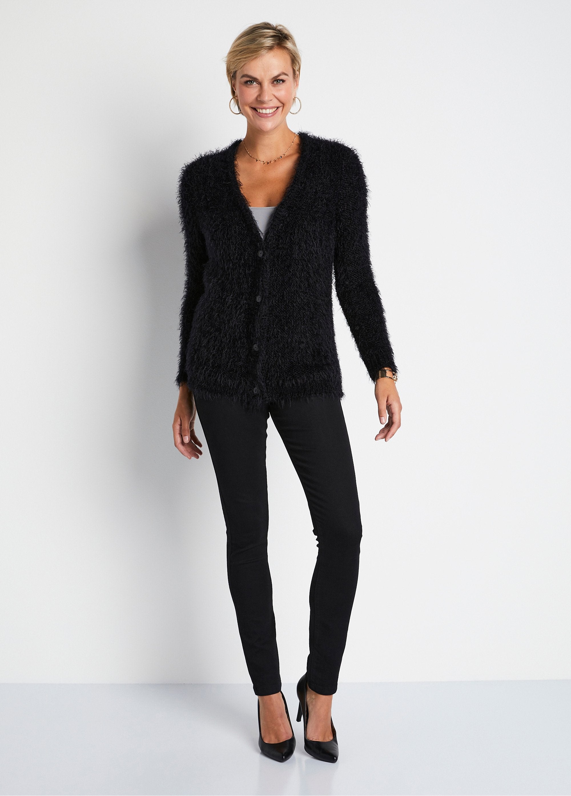 Soft_knit_mid-length_buttoned_cardigan_Black_SF1_slim