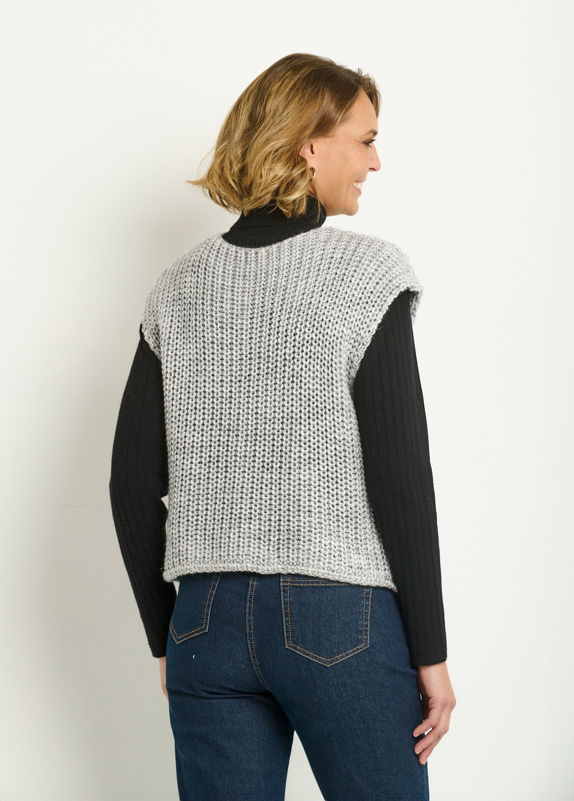 Sleeveless_vest_in_large_gauge_knit_Gray_DO1_slim