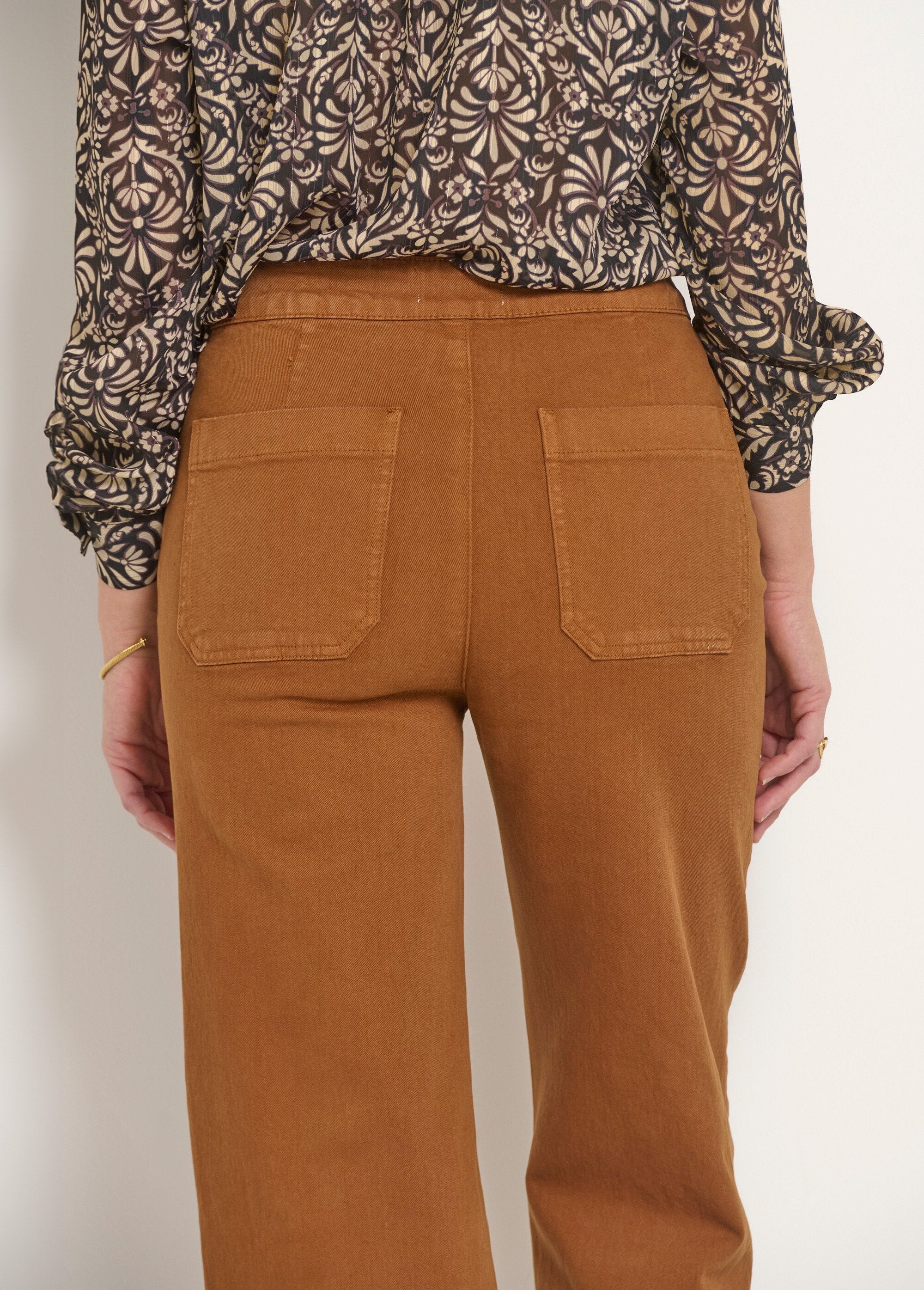 Jean_flare_extensible_taille_effet_pont_Camel_DE2_slim