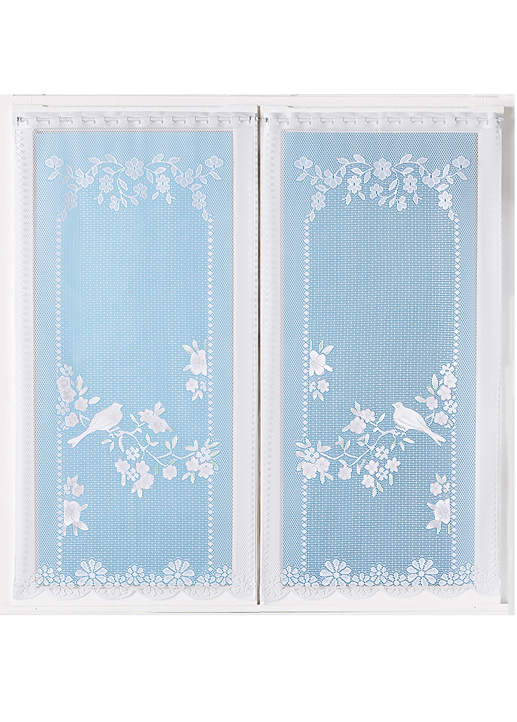 Pair_of_straight,_fancy_lace-patterned_glass_panes_White_FA1_slim