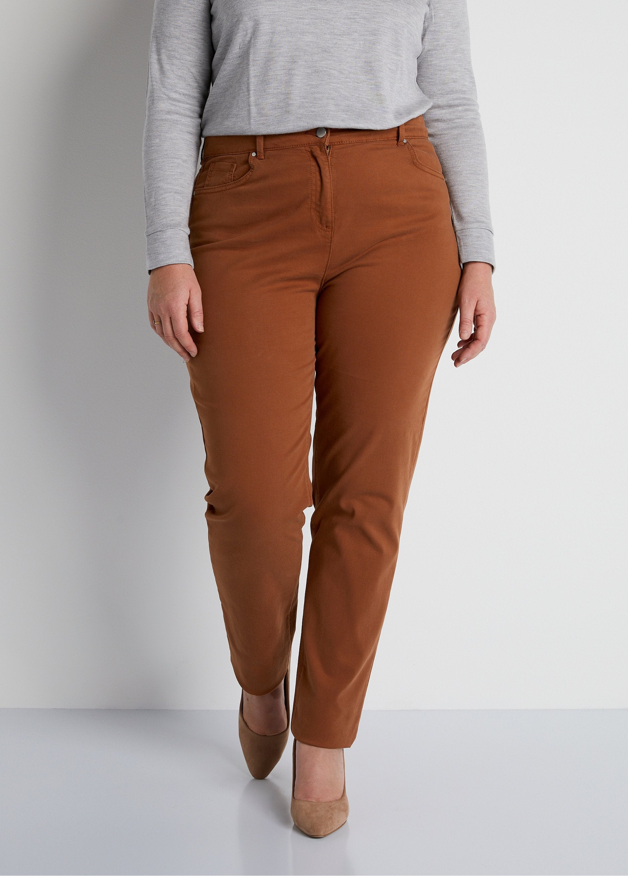 Stretch_cotton_5-pocket_straight_pants_Squirrel_FA1_curvy