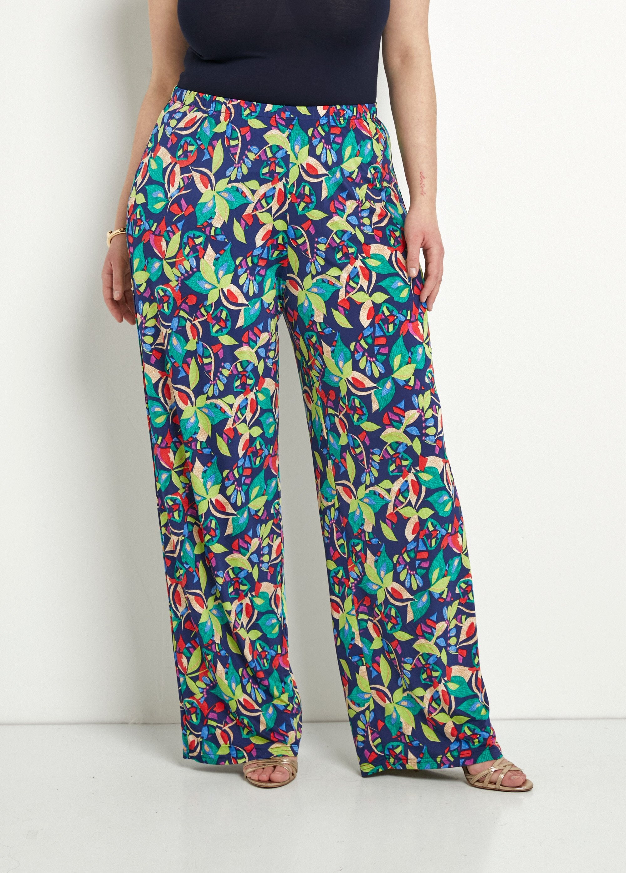 Flowy_elasticated_waist_mesh_pants_Navy_and_green_FA1_curvy