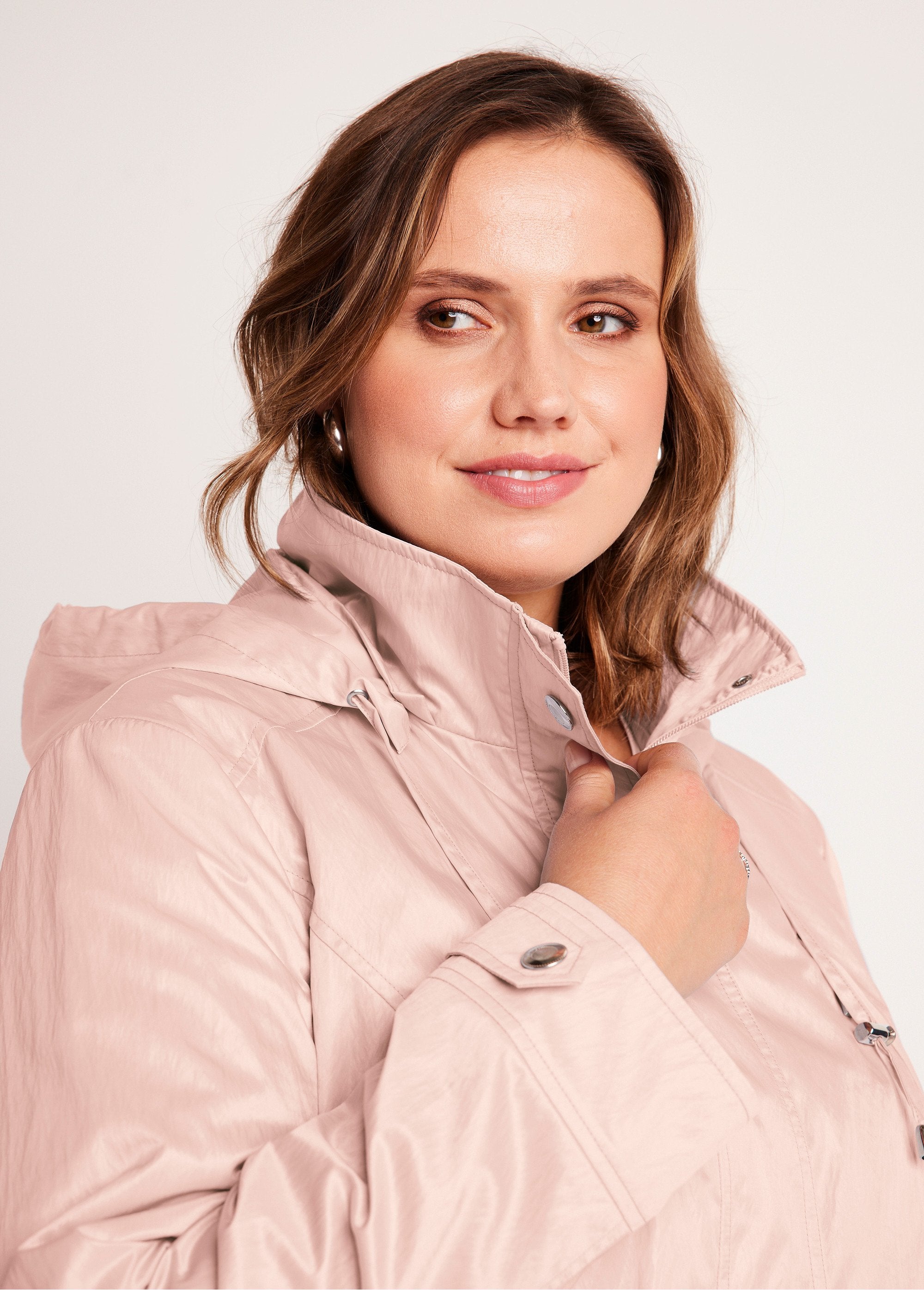 Zippered_and_press-studded_parka_Nude_pink_DE1_curvy