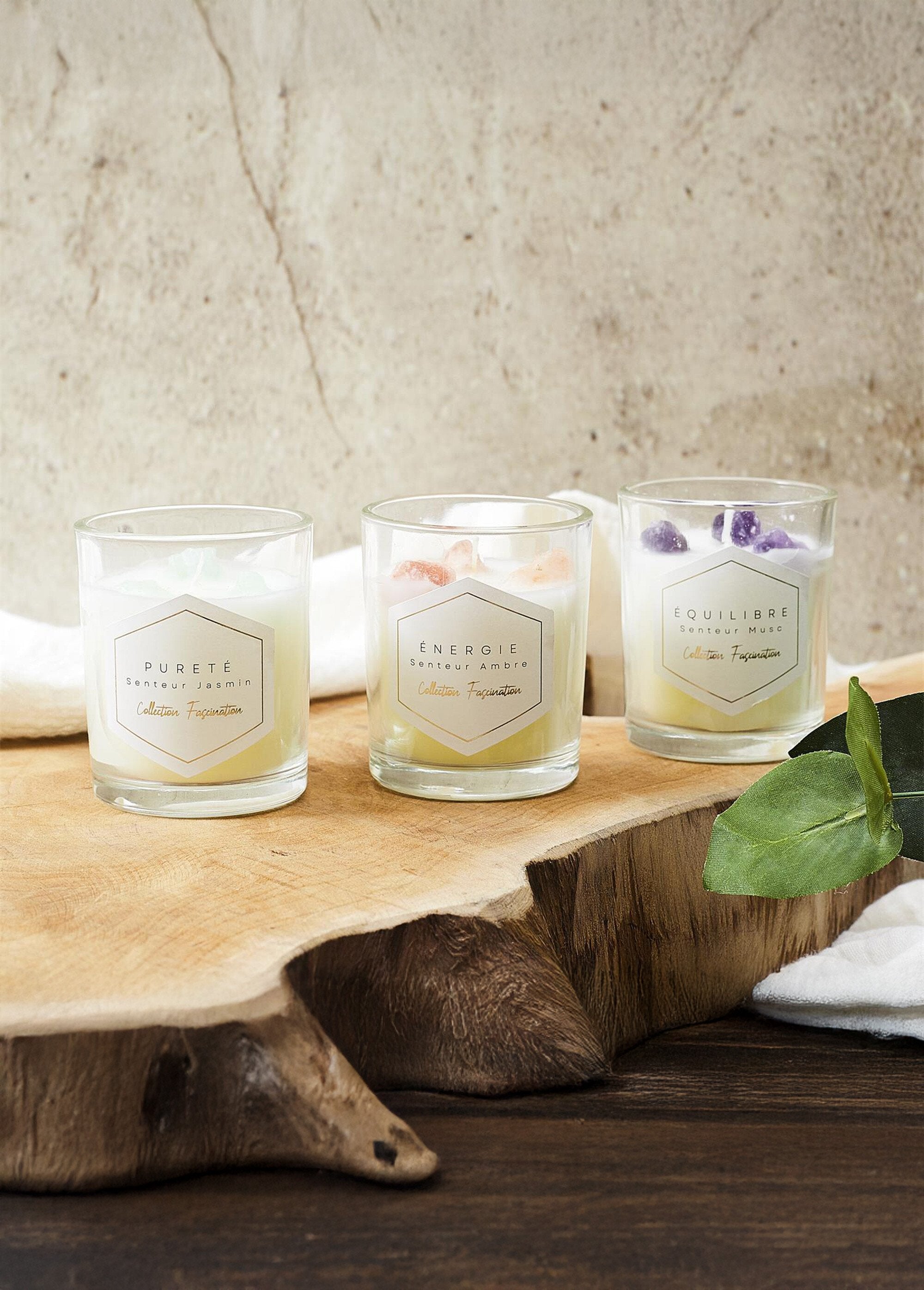 Small_scented_candle_with_stones,_6.5cm_Jasmine_SF1_slim