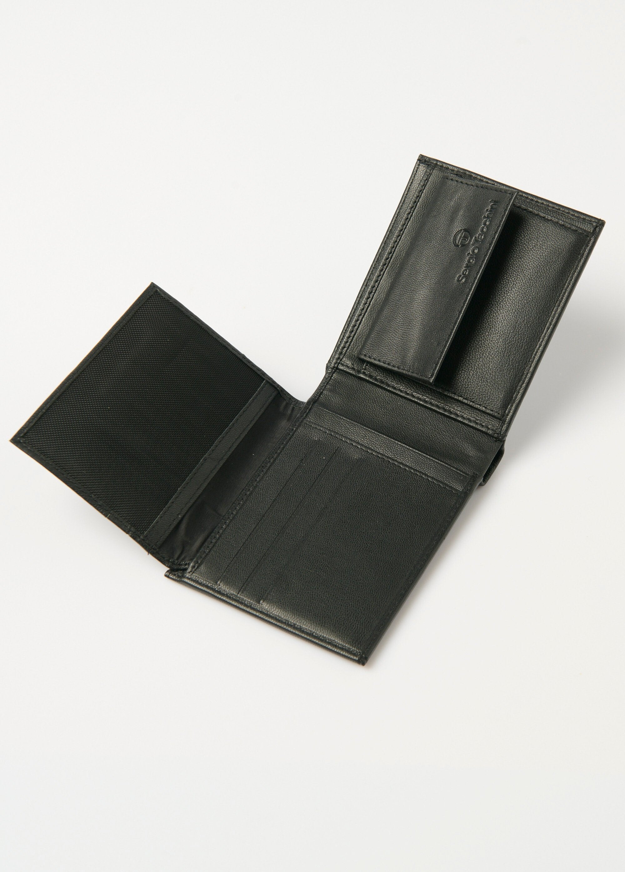 Compact_leather_wallet_Black_DE1_slim