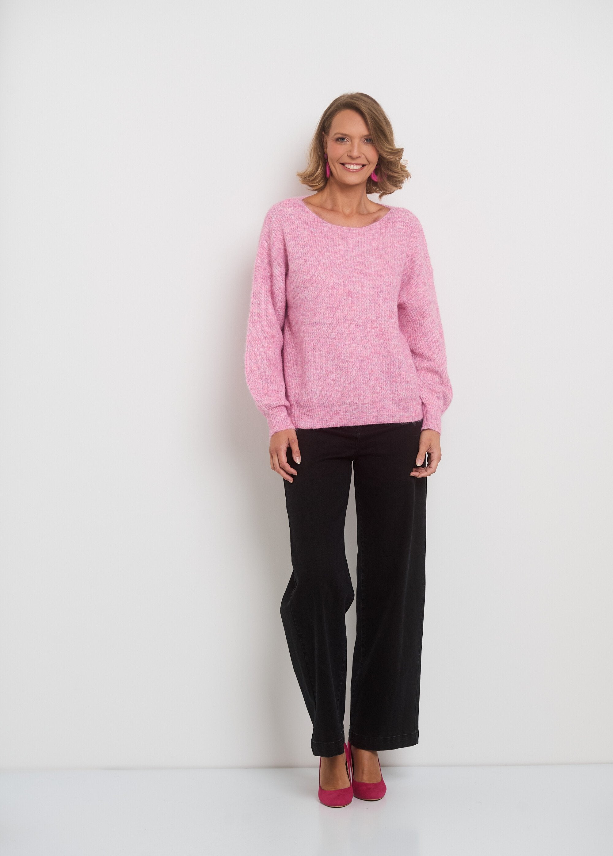 Warm_boat_neck_sweater_with_dropped_shoulders_Pink_SF1_slim