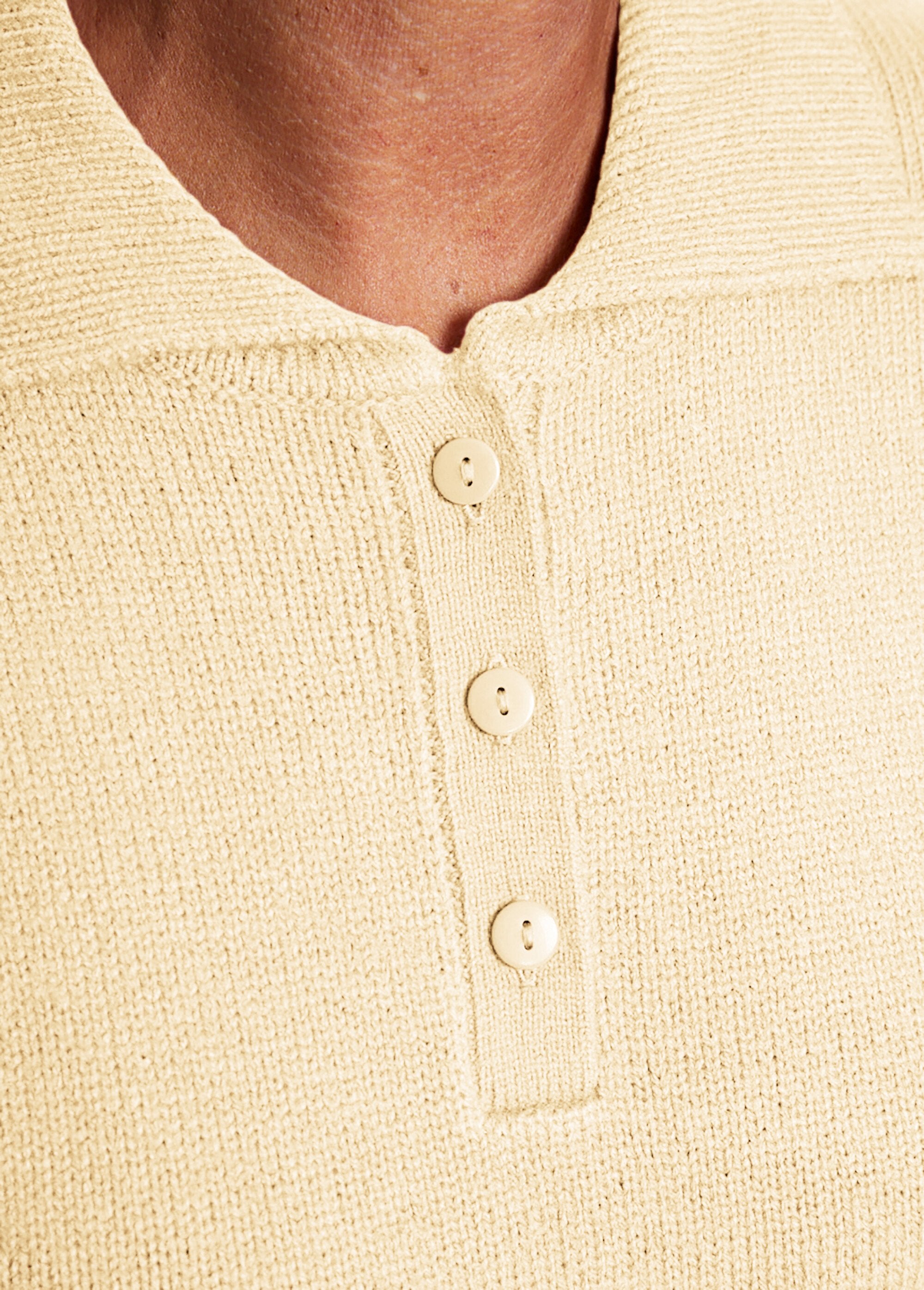 Thick_knit_polo_collar_sweater_Ecru_DE2_slim