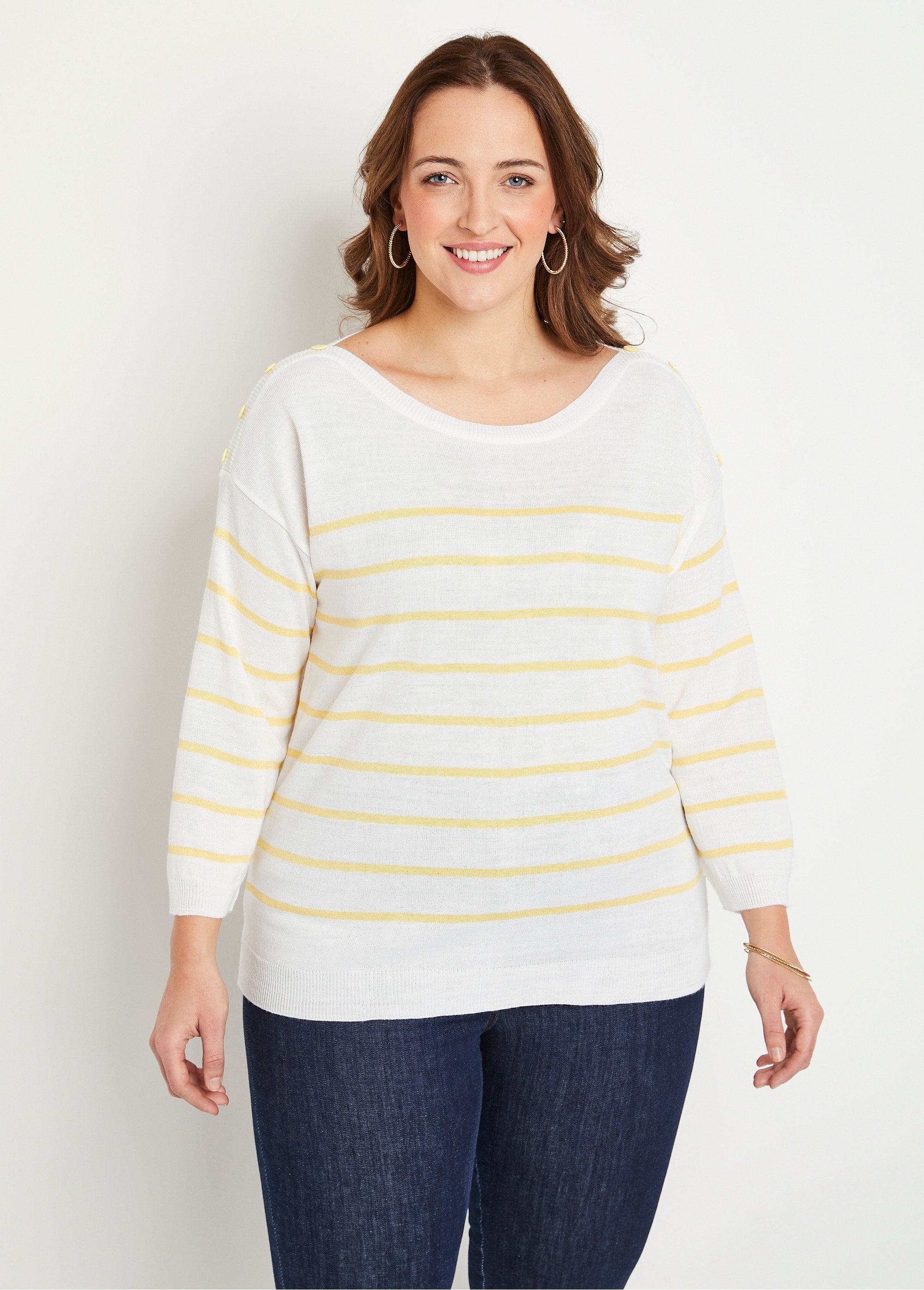 Thin_striped_sweater_White_and_vanilla_FA1_curvy