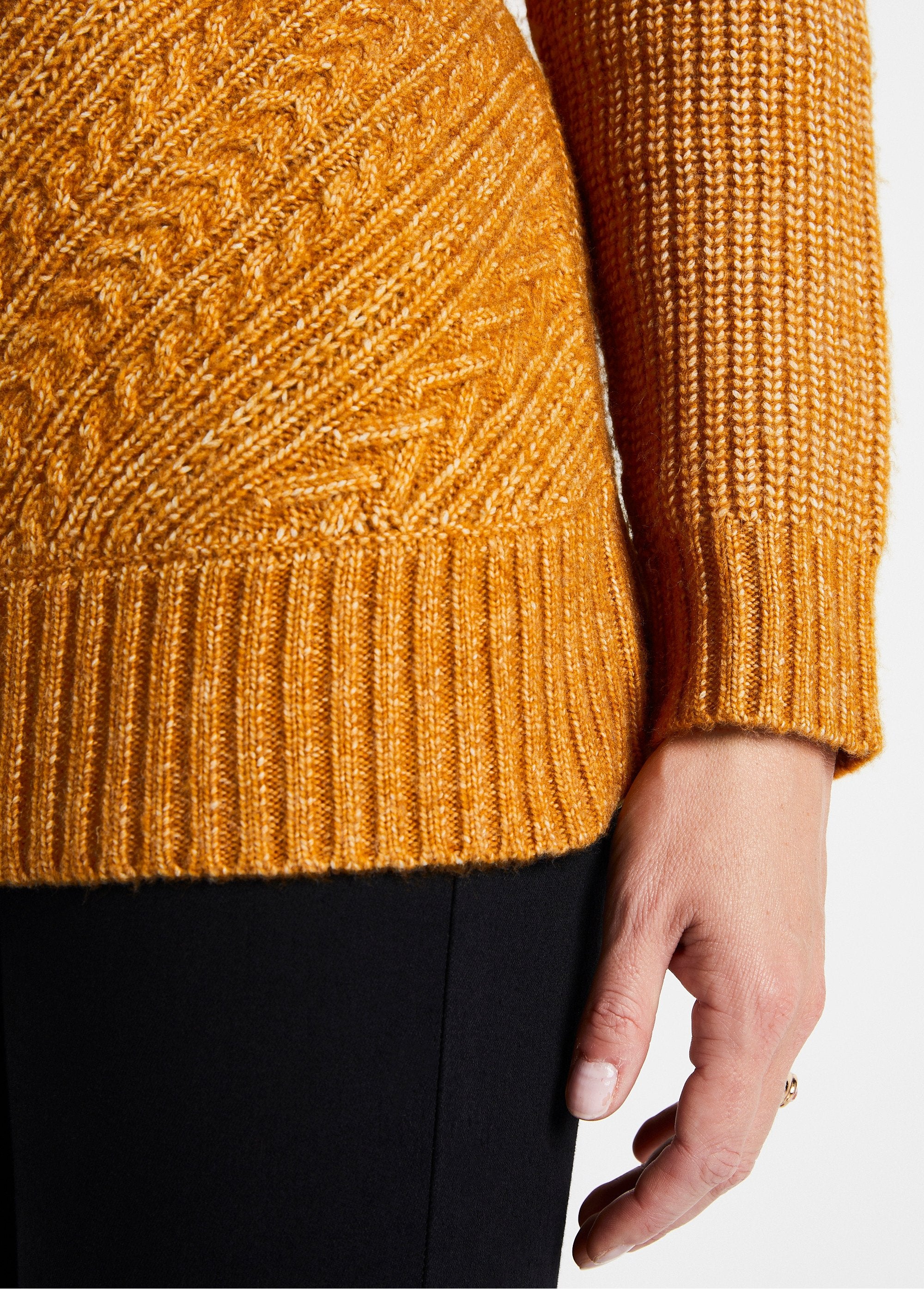 Round_neck_twisted_beaded_heather_knit_sweater_Honey_DE2_slim