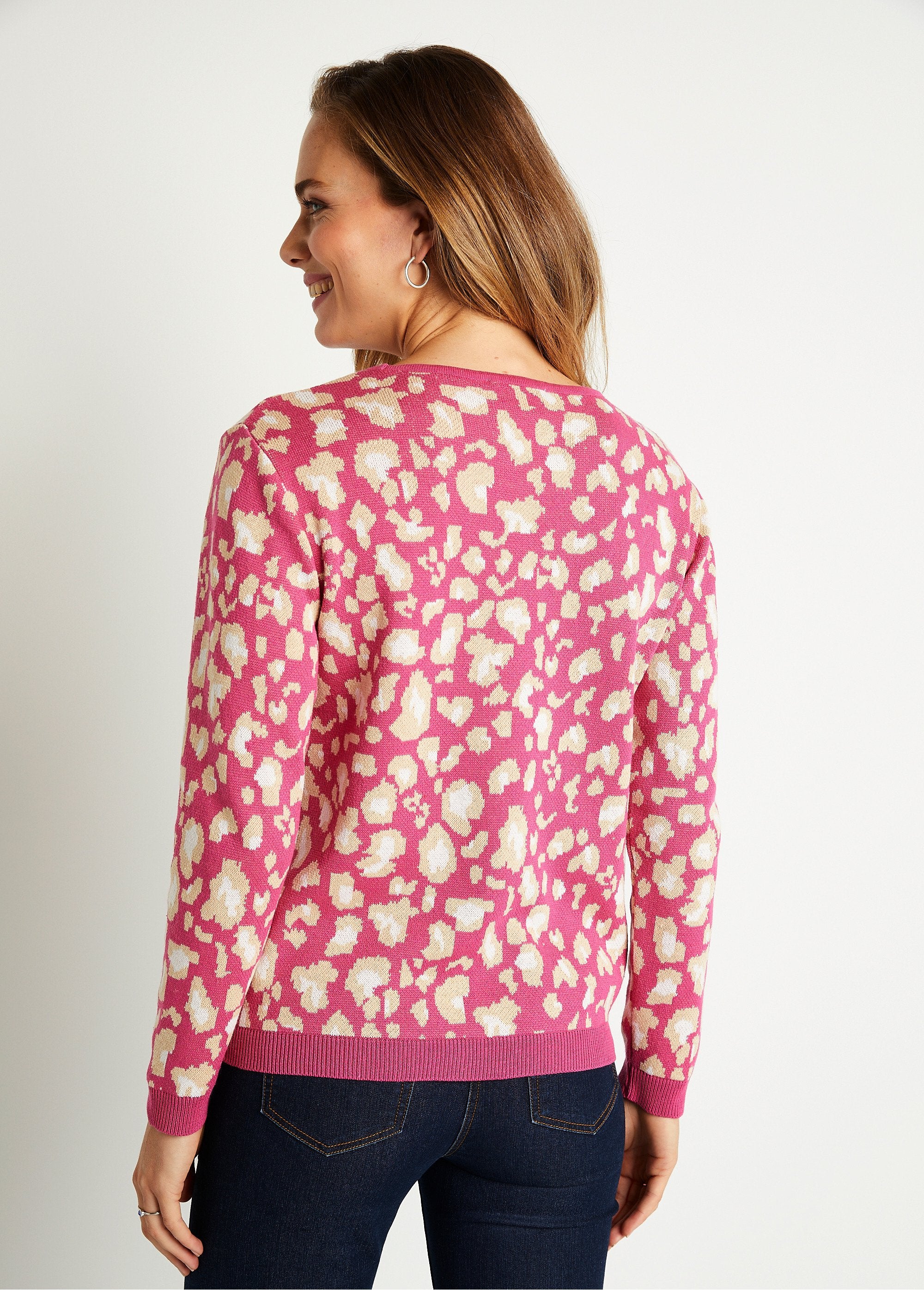 Leopard_pattern_round_neck_sweater_Pink_DO1_slim