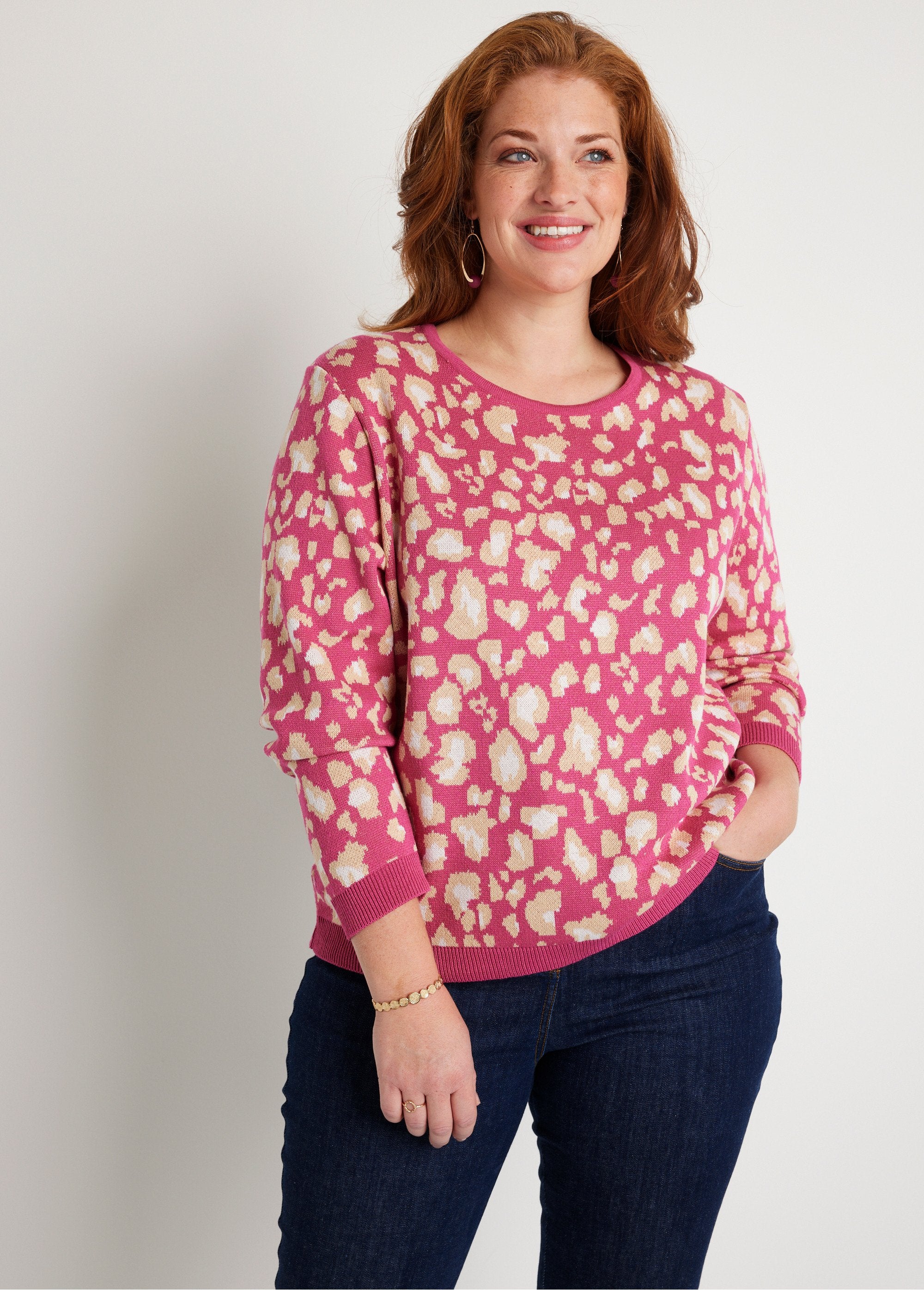 Leopard_pattern_round_neck_sweater_Pink_FA1_curvy